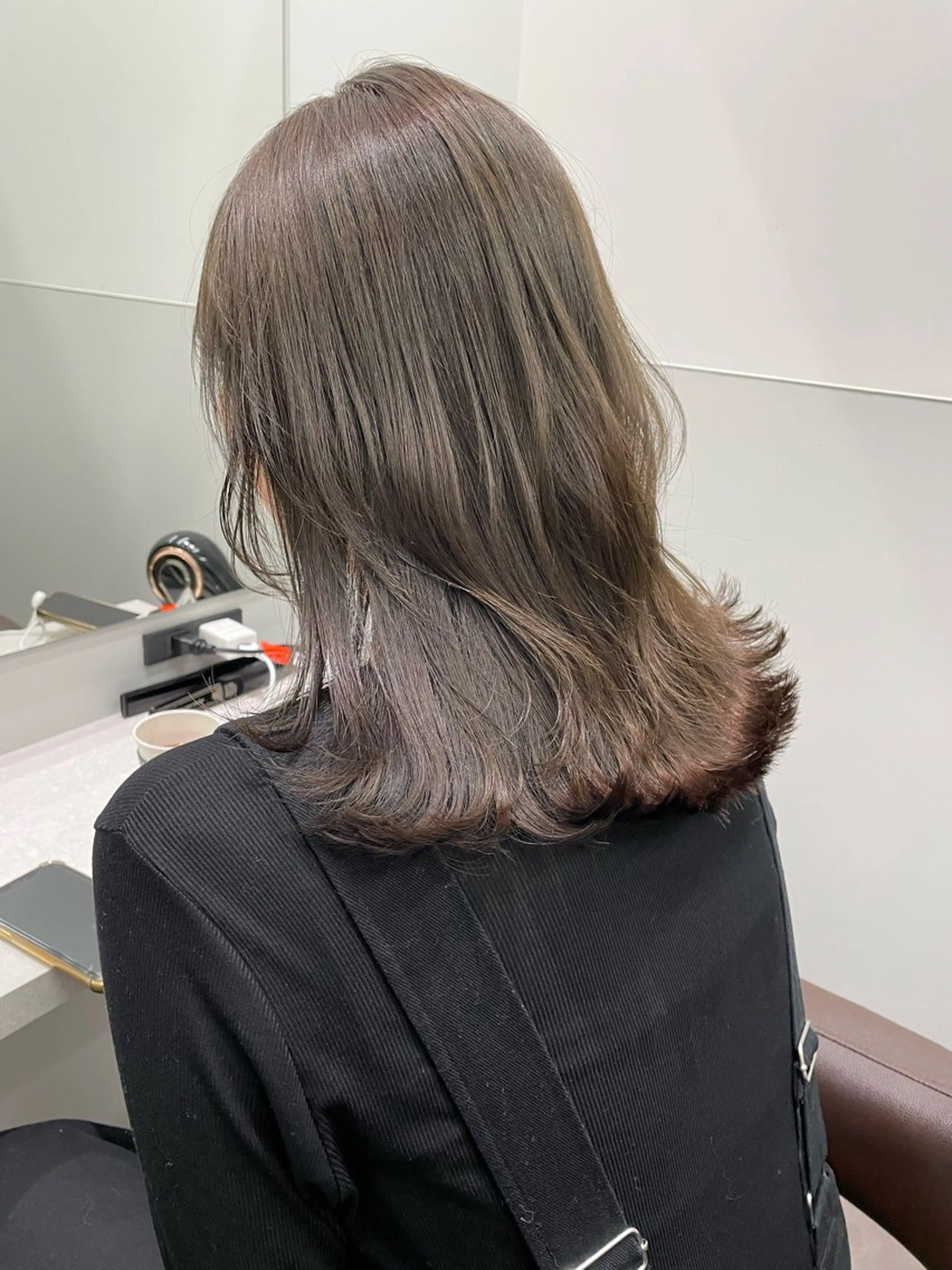 ミディアム レイヤーカット salowin銀座6丁目所属・銀座 Megumiのヘアスタイル