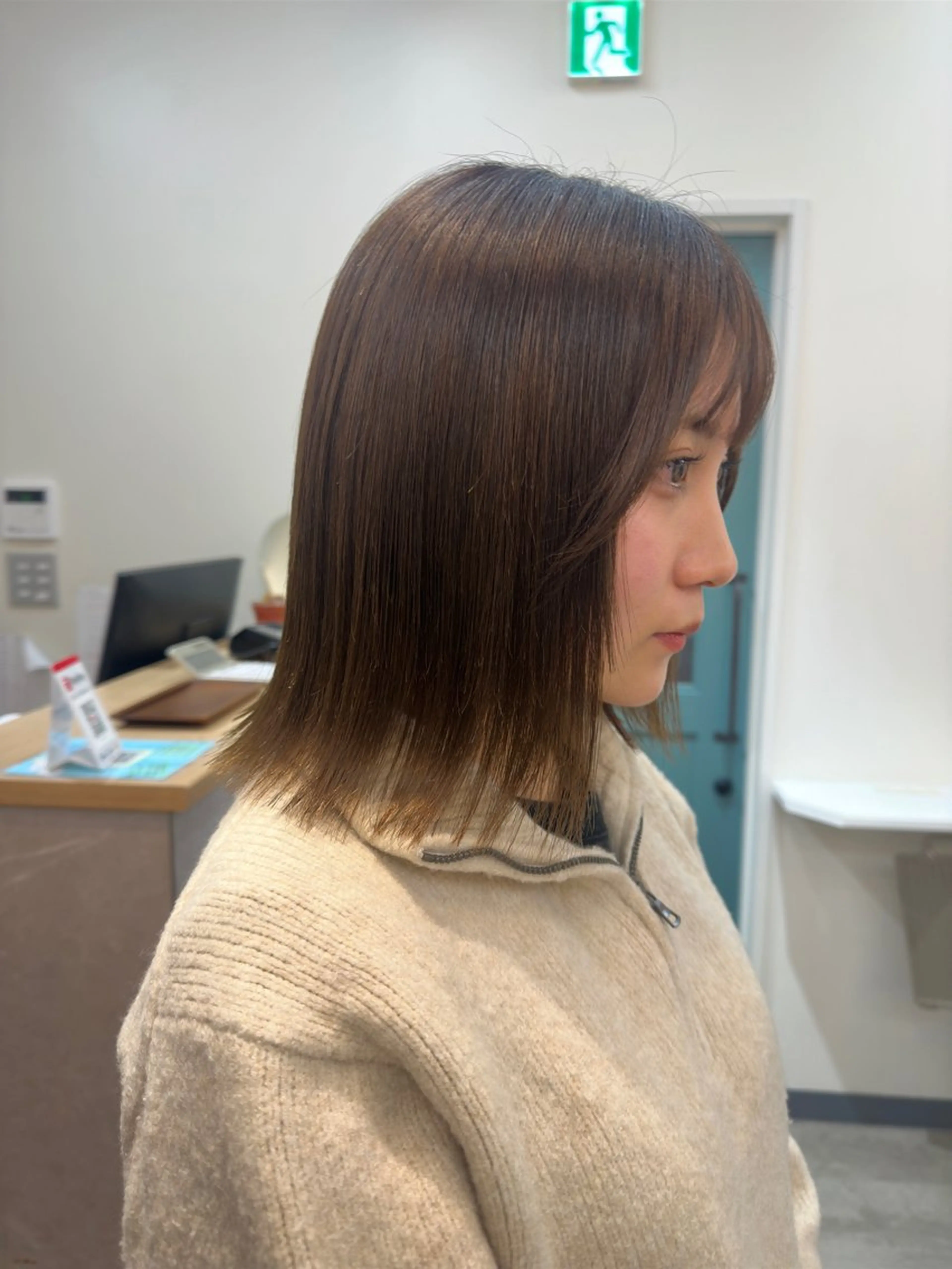 ショート ボブ 外ハネヘア カット レイヤー/顔周り /いいぬまみかのヘアスタイル