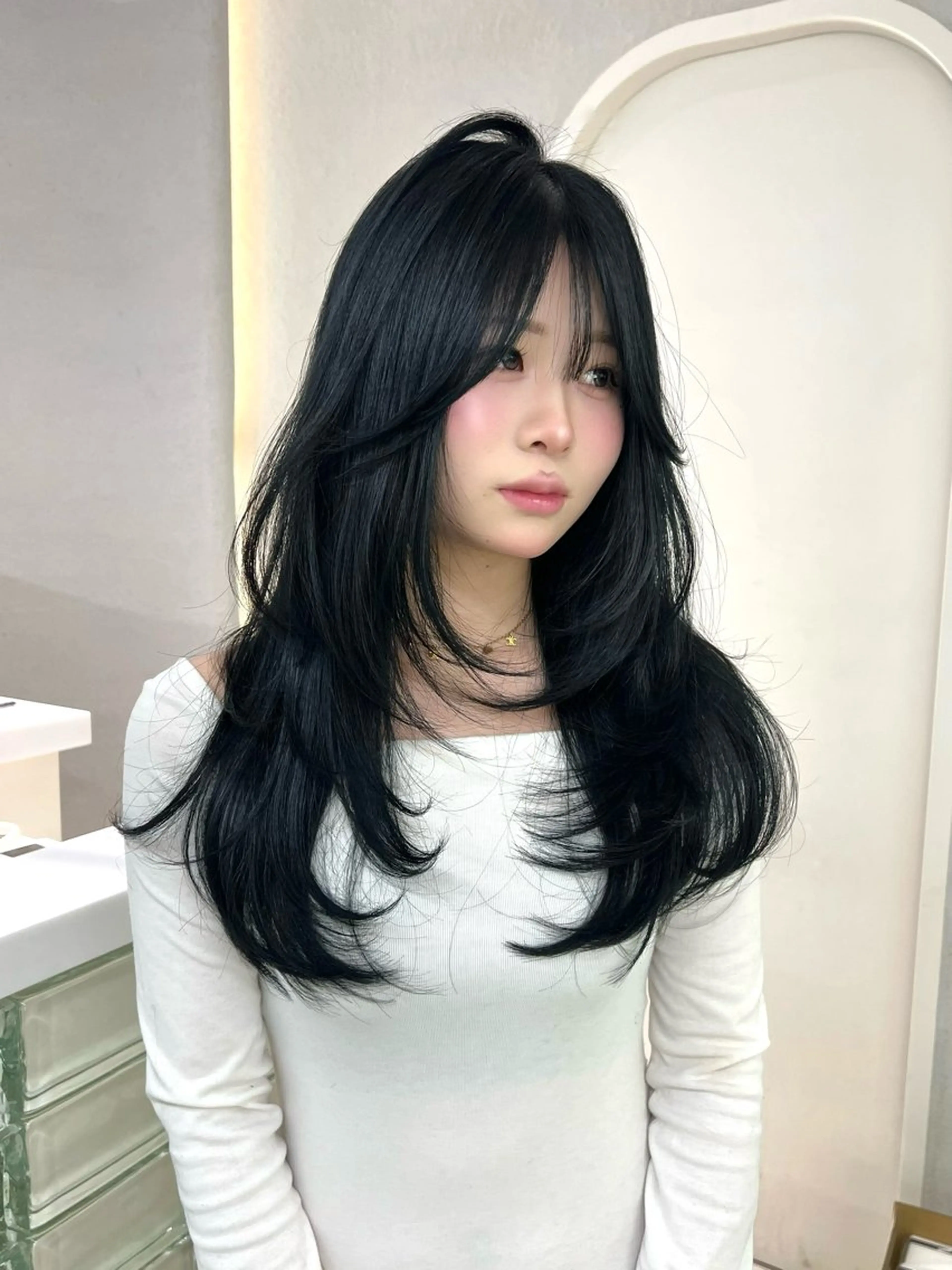 ロング レイヤーカット GAGA所属・GAGA AMIKAのヘアスタイル