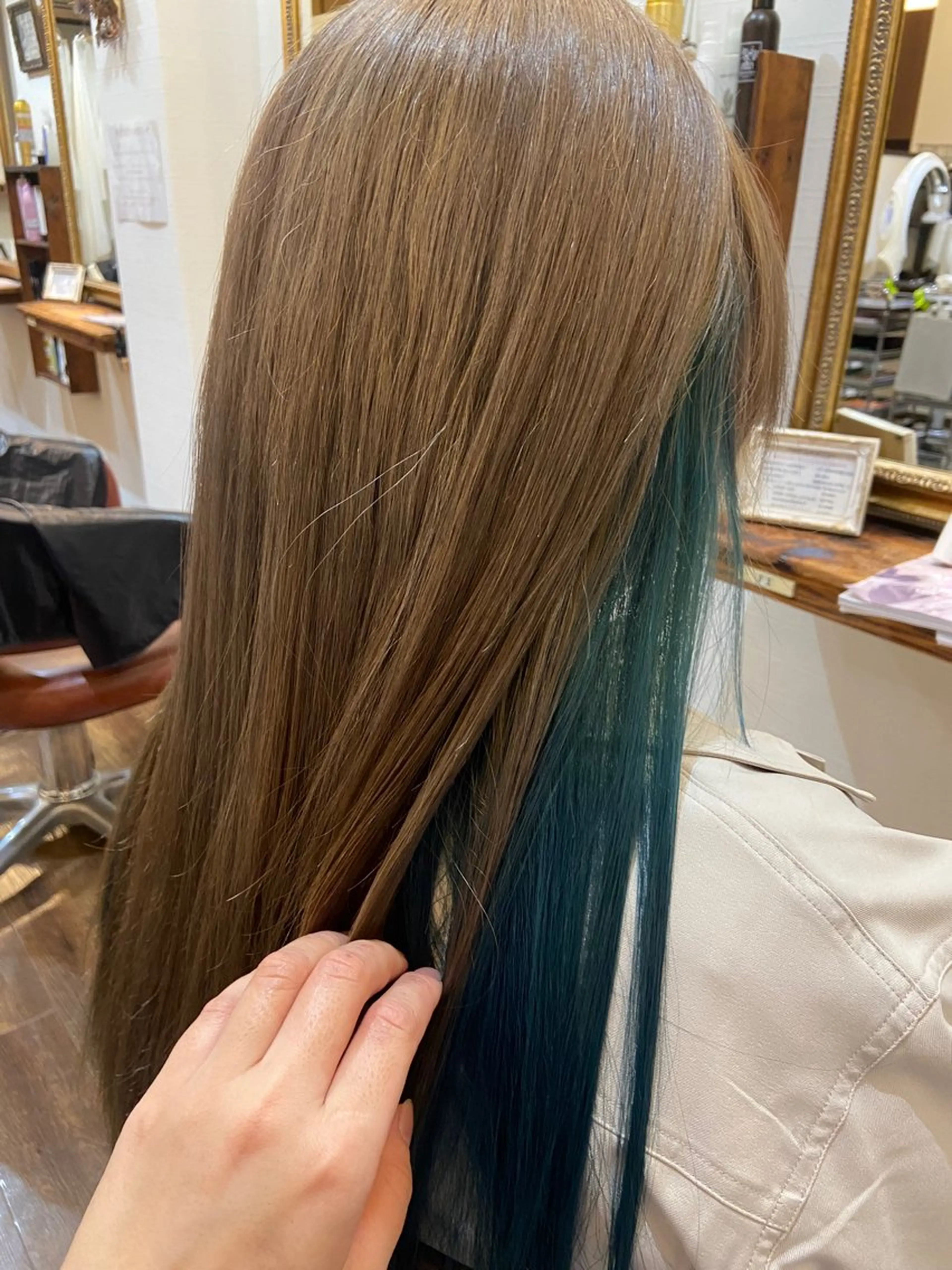 ロング カラー 関口 真琴のヘアスタイル