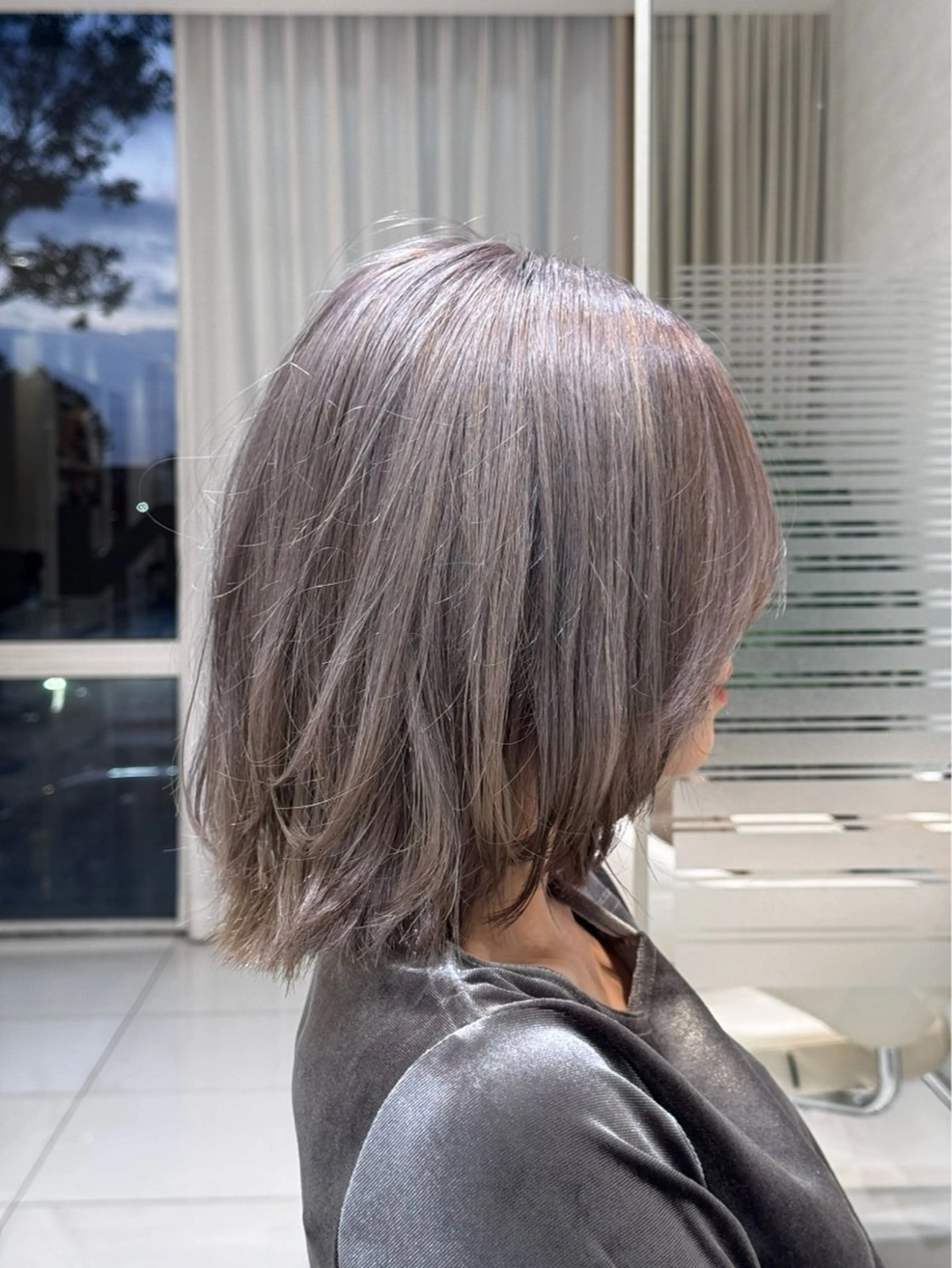 ショート カラー シルバー ホワイトシルバー ショートヘア ヘアカラー 透明感/艶感カラー✨ 西澤駿のヘアスタイル