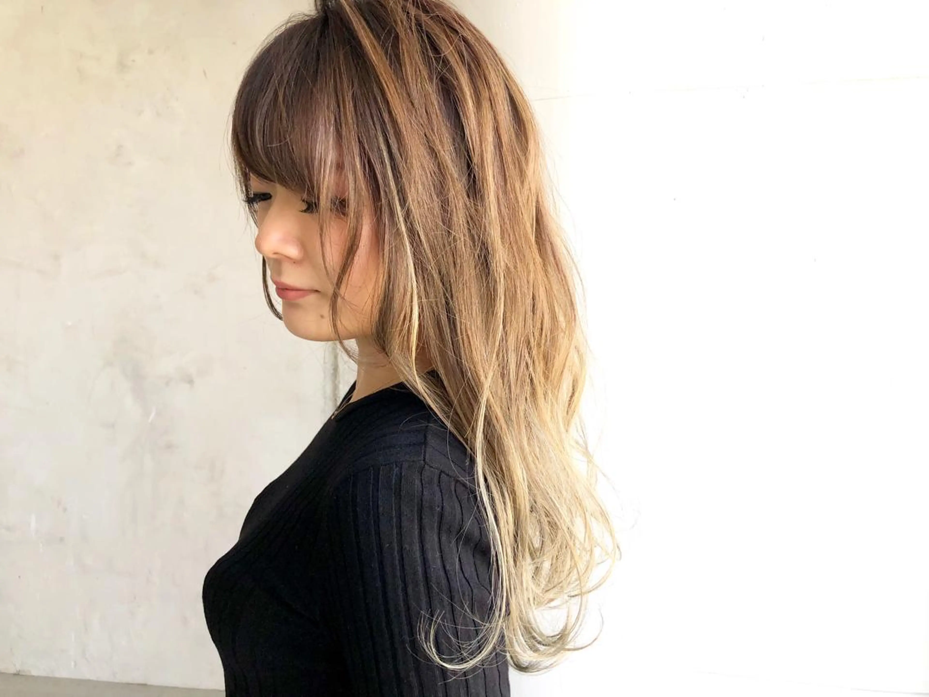 ロング 外国人風カラー ハイライト レイヤーカット 小澤大輔 YOLO hairのヘアスタイル