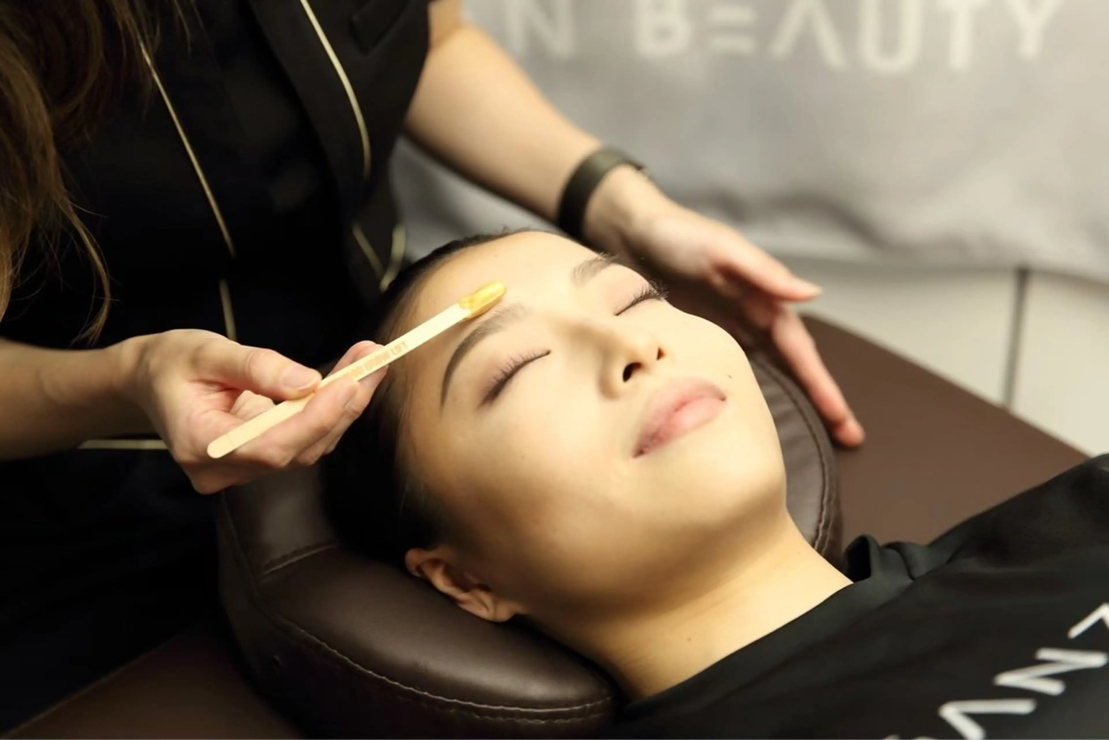 〈初回限定価格〉ハリウッドブロウリフトの写真