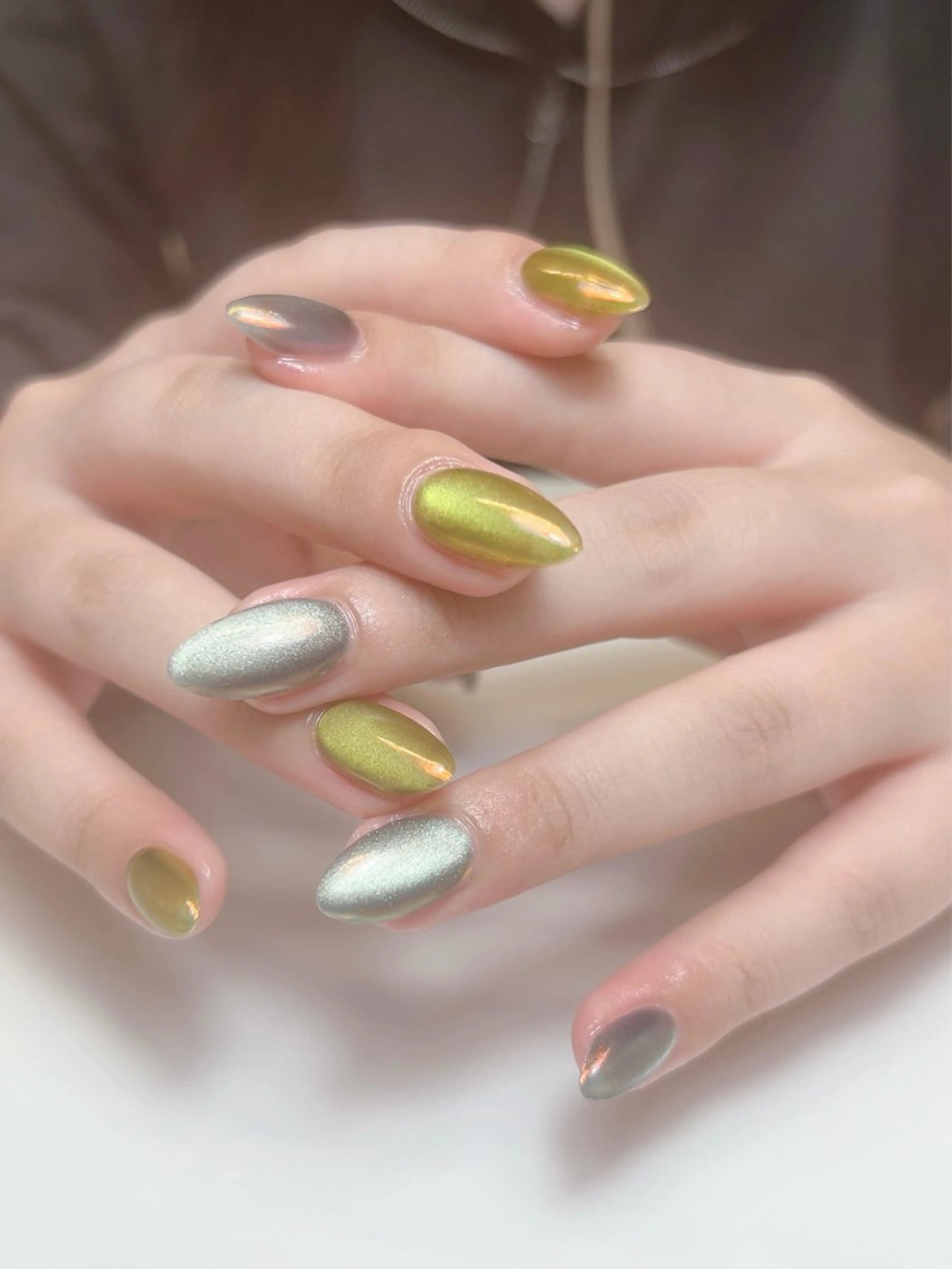 ネイル オーロラネイル ハンドネイル 透灯 TOUTOU所属・透灯 TOUTOU 🪄のネイルデザイン