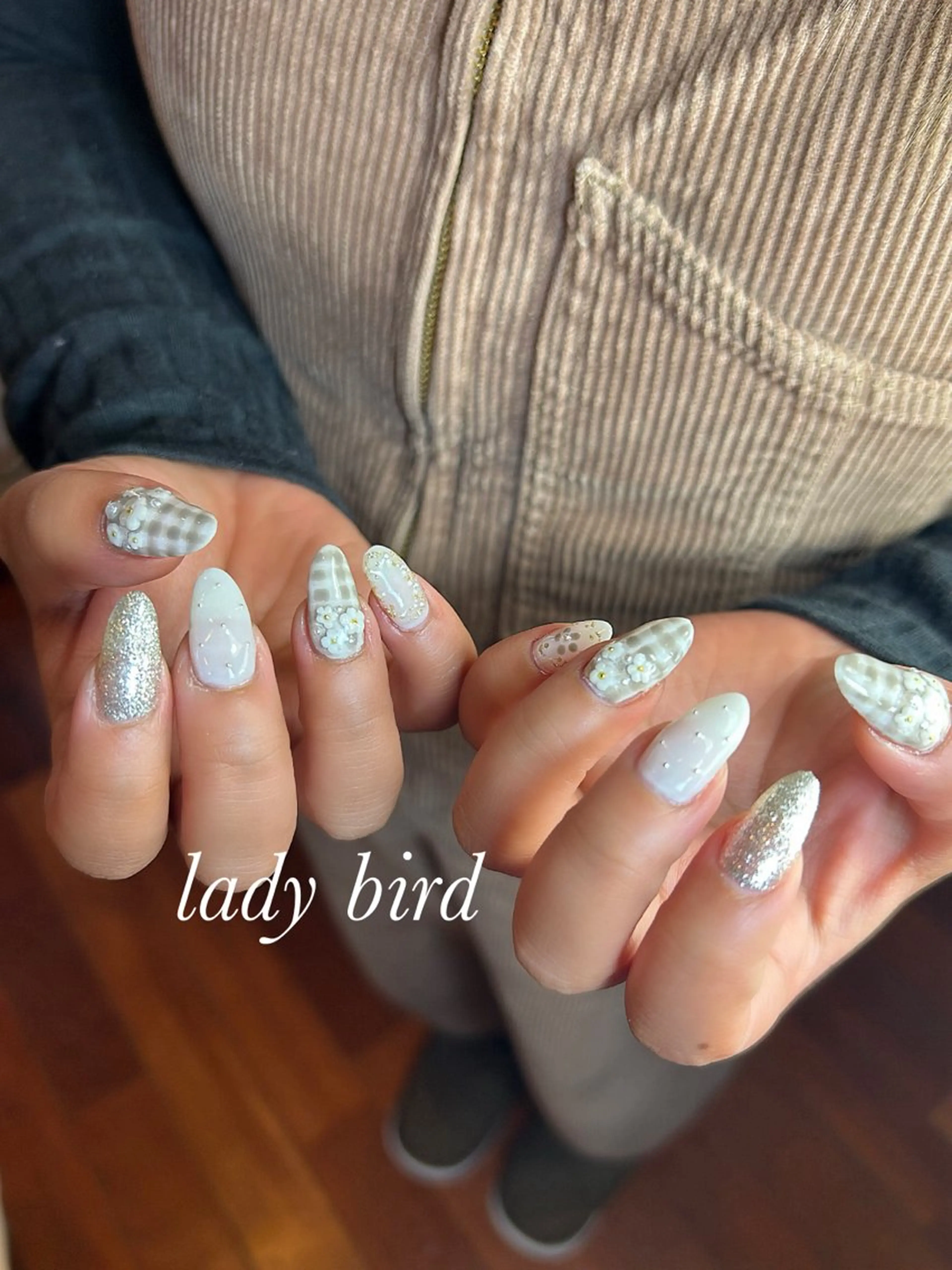 ネイル lady bird yoshieのネイルデザイン