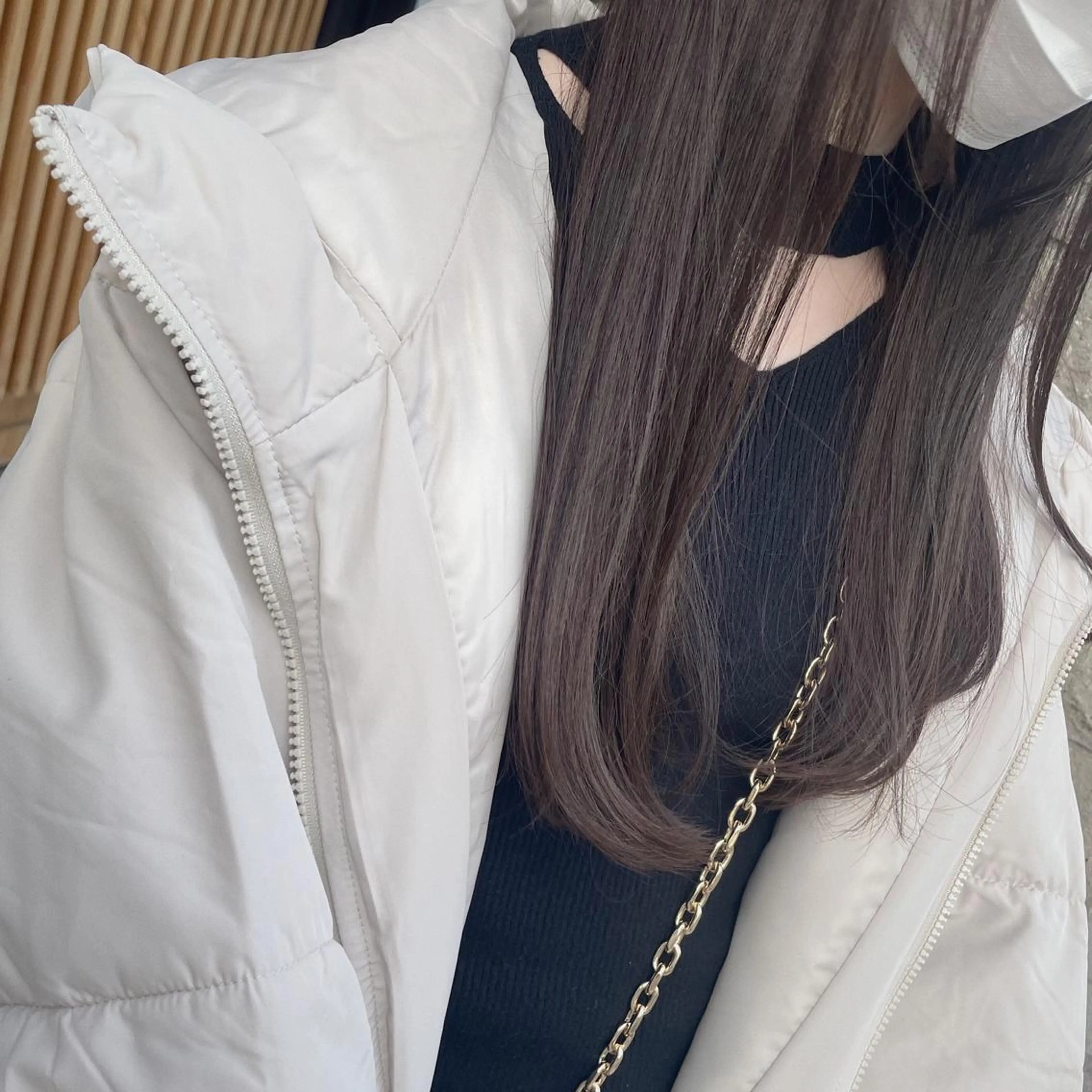 ロング アッシュ 安田 柚月のヘアスタイル