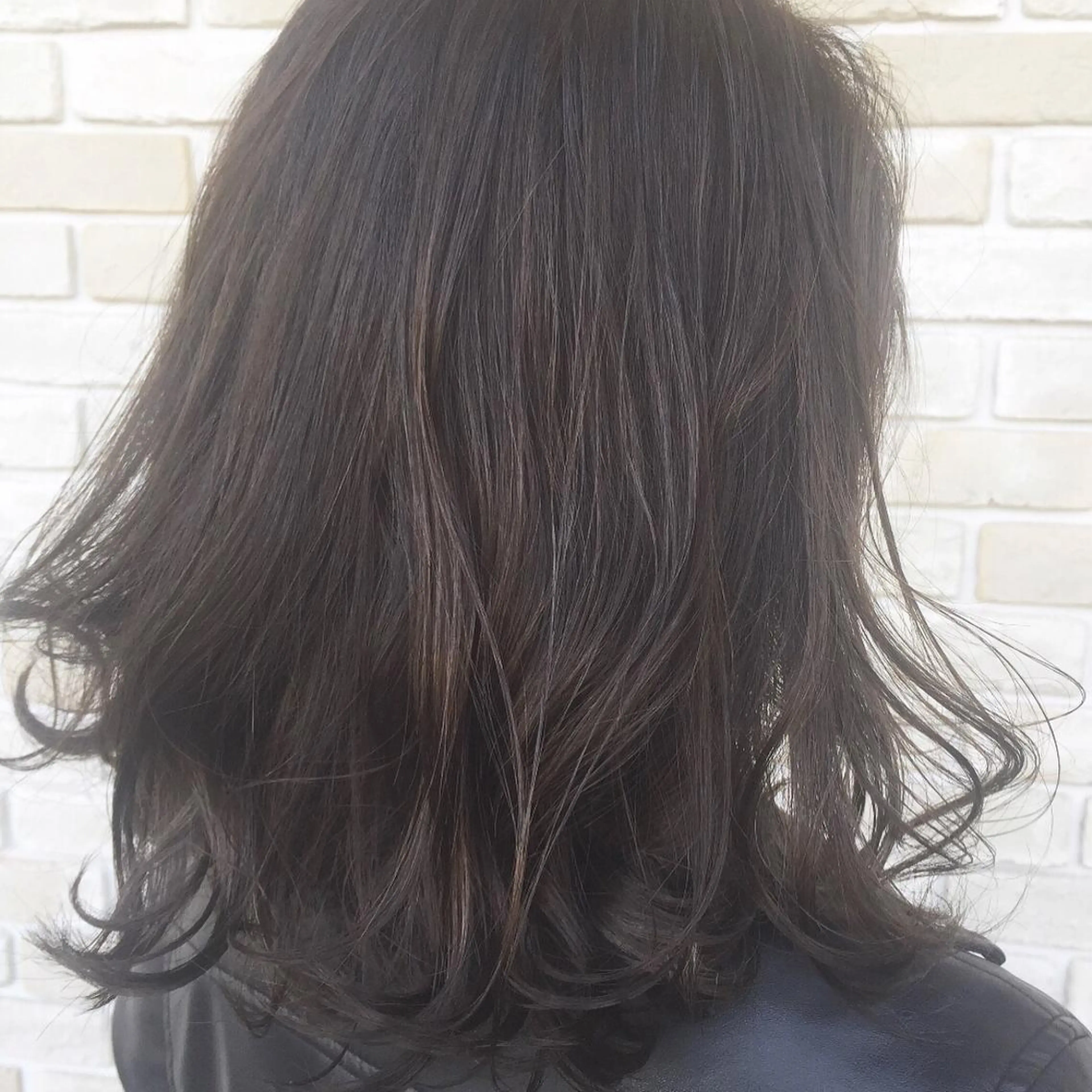 セミロング パーマ セミロングパーマ デジタルパーマ 大石 陽菜のヘアスタイル