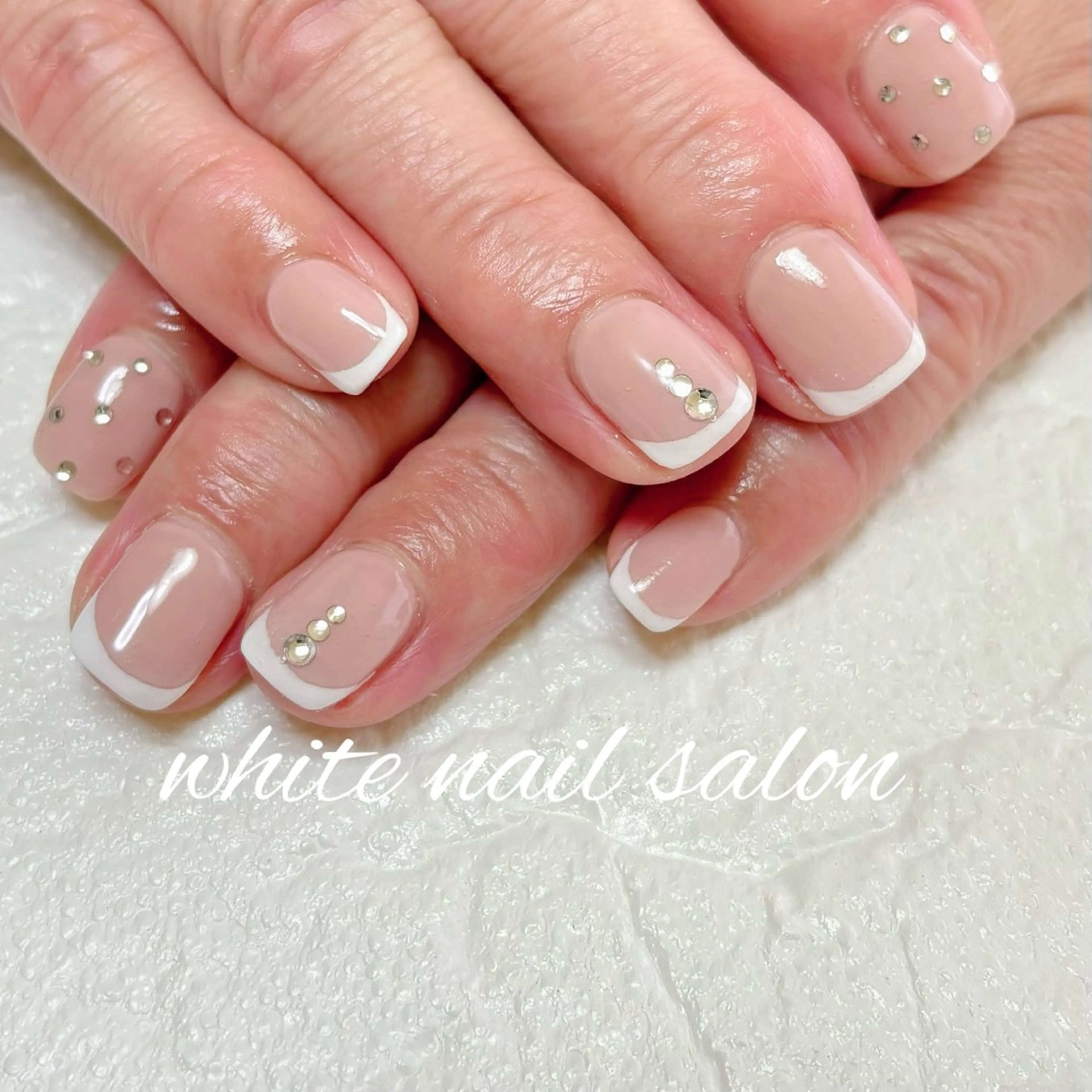 ネイル ホワイト ハンドネイル white nail salonのネイルデザイン