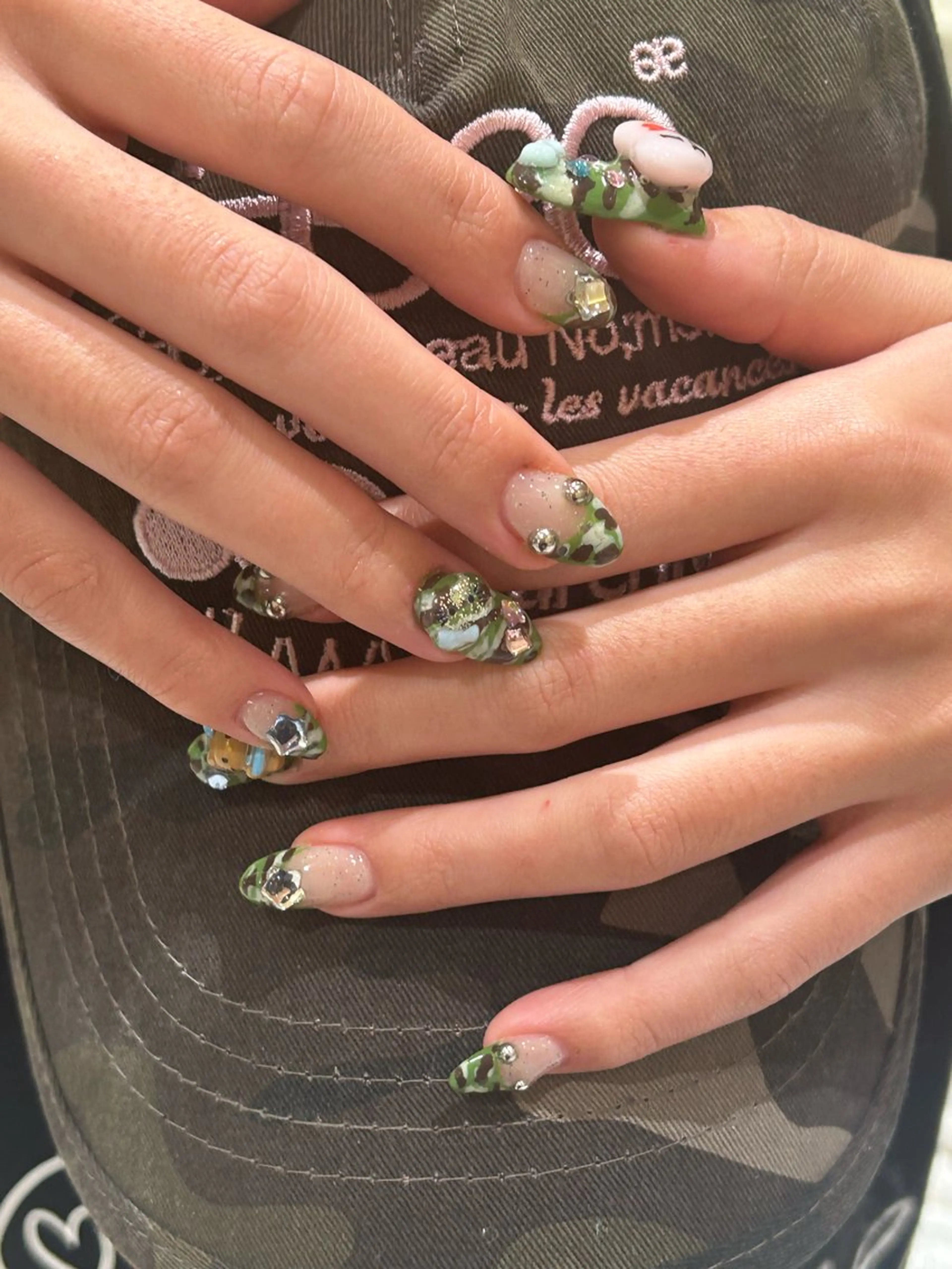 ネイル ꪆৎ平行アーチ ྀི ワカナの眉毛・アイブロウイメージ