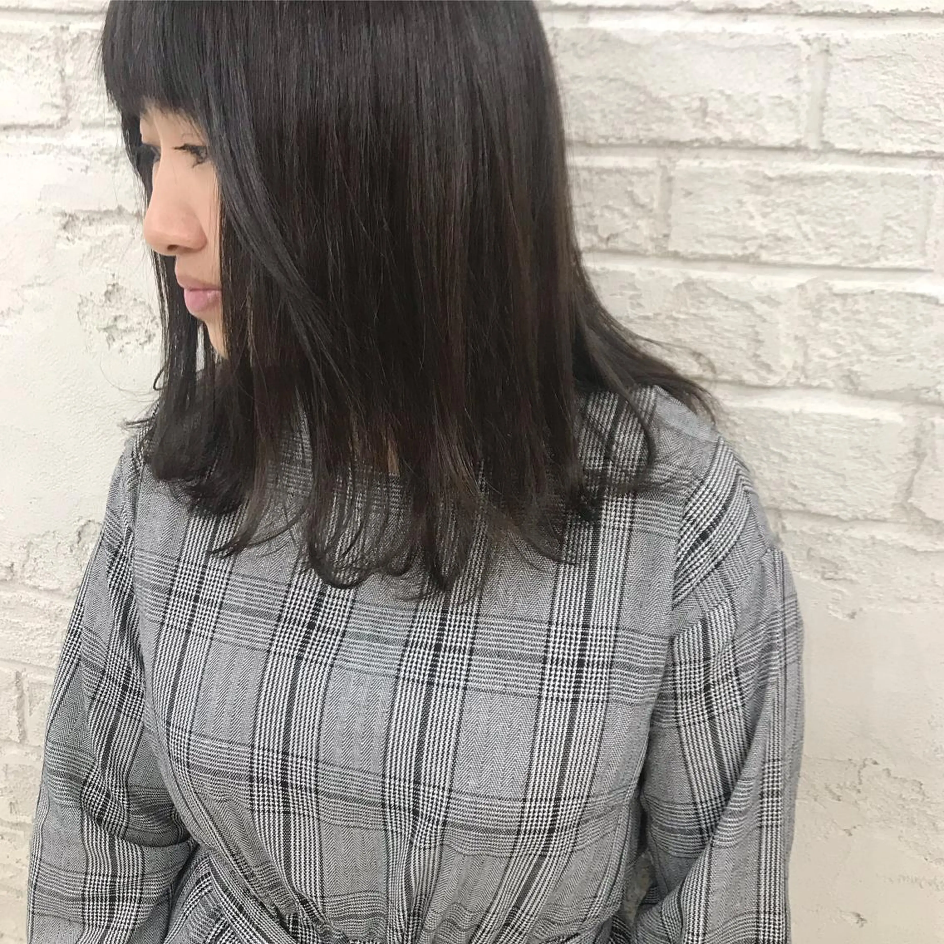 ミディアム カラー オリーブ/アッシュ やわらか透明感カラーのヘアスタイル