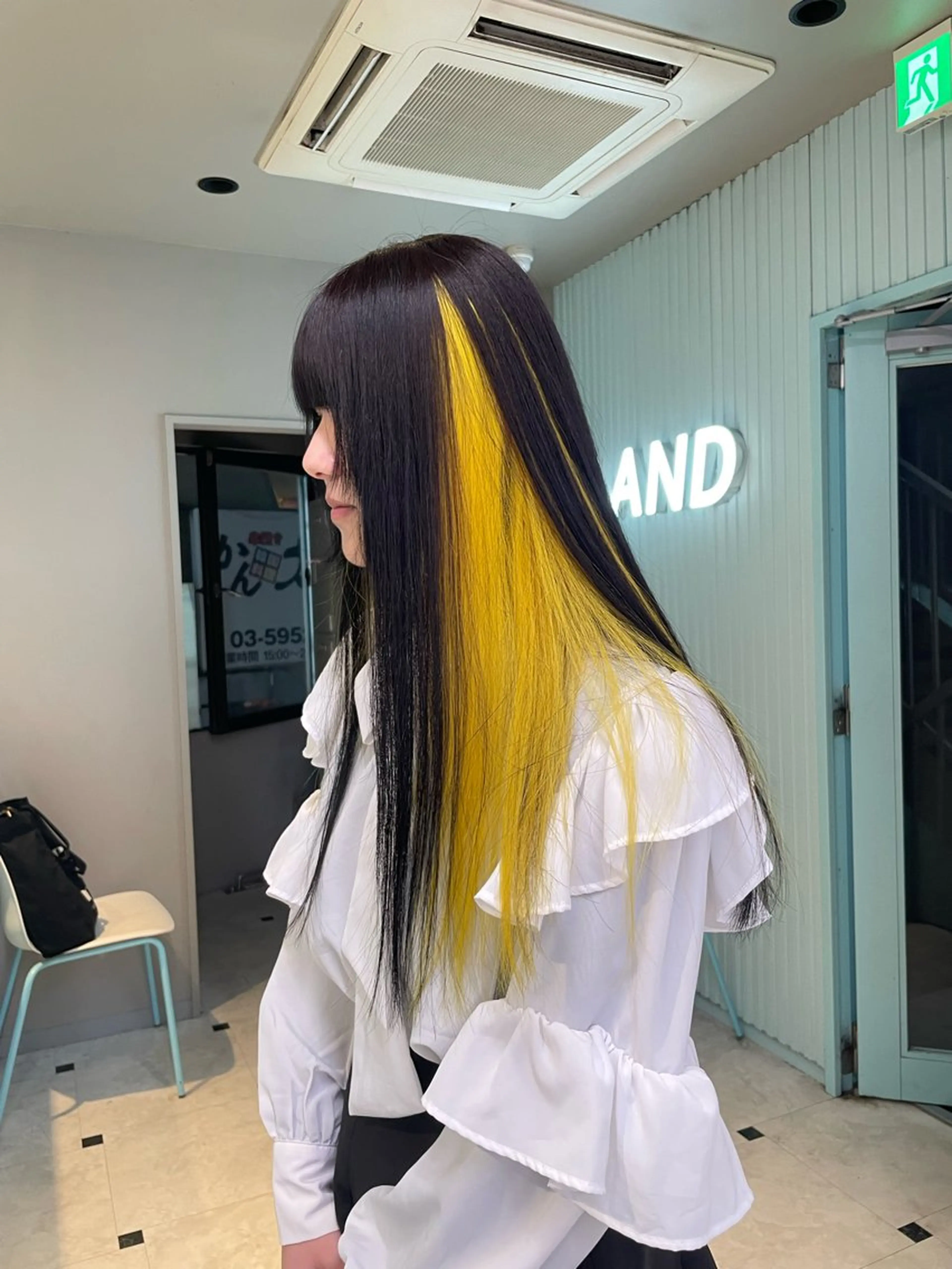 セミロング ブリーチ✖️ 縮毛LANDのヘアスタイル