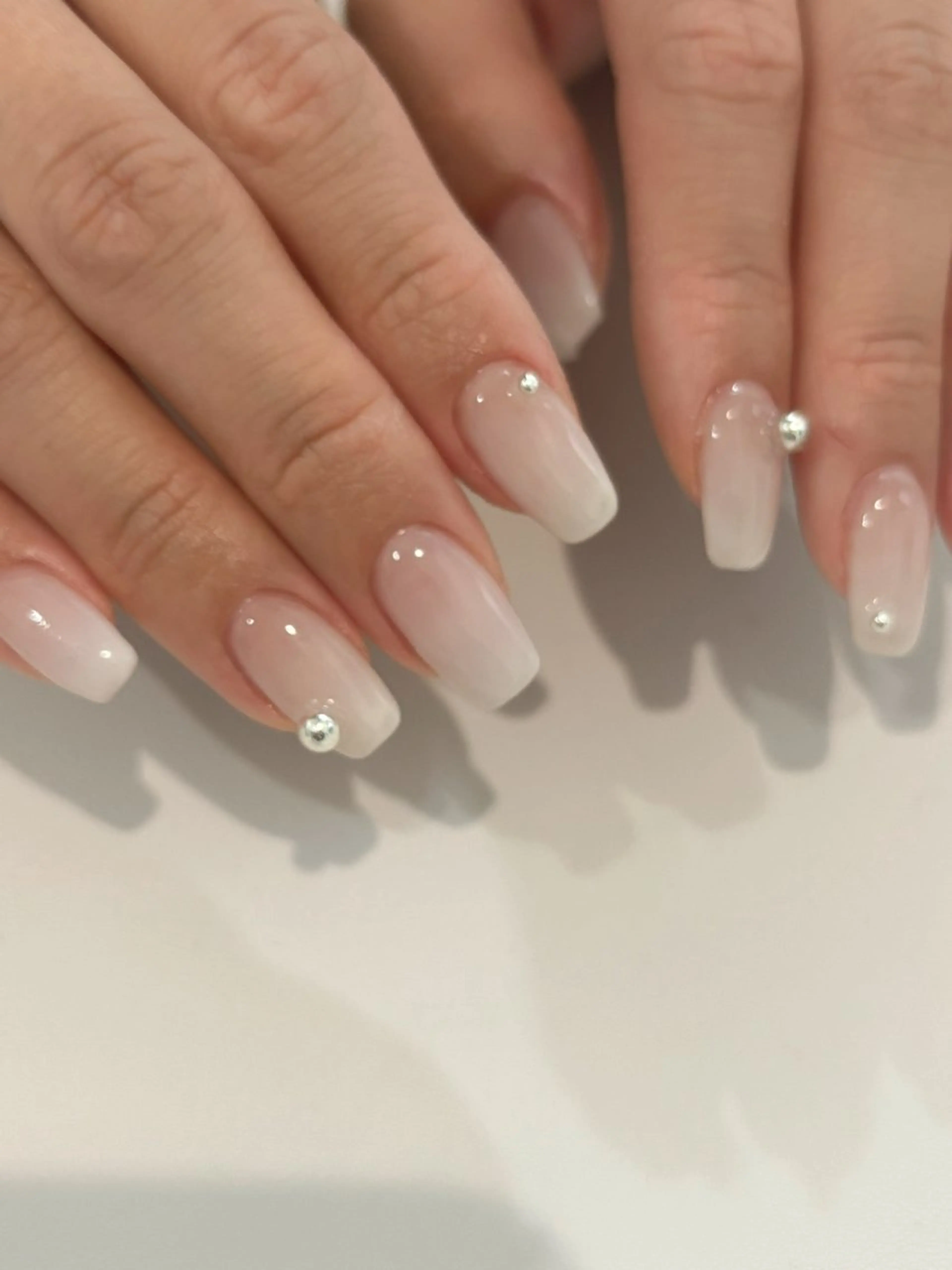 ネイル ピンク ホワイト arisa所属・Ito arisaのネイルデザイン