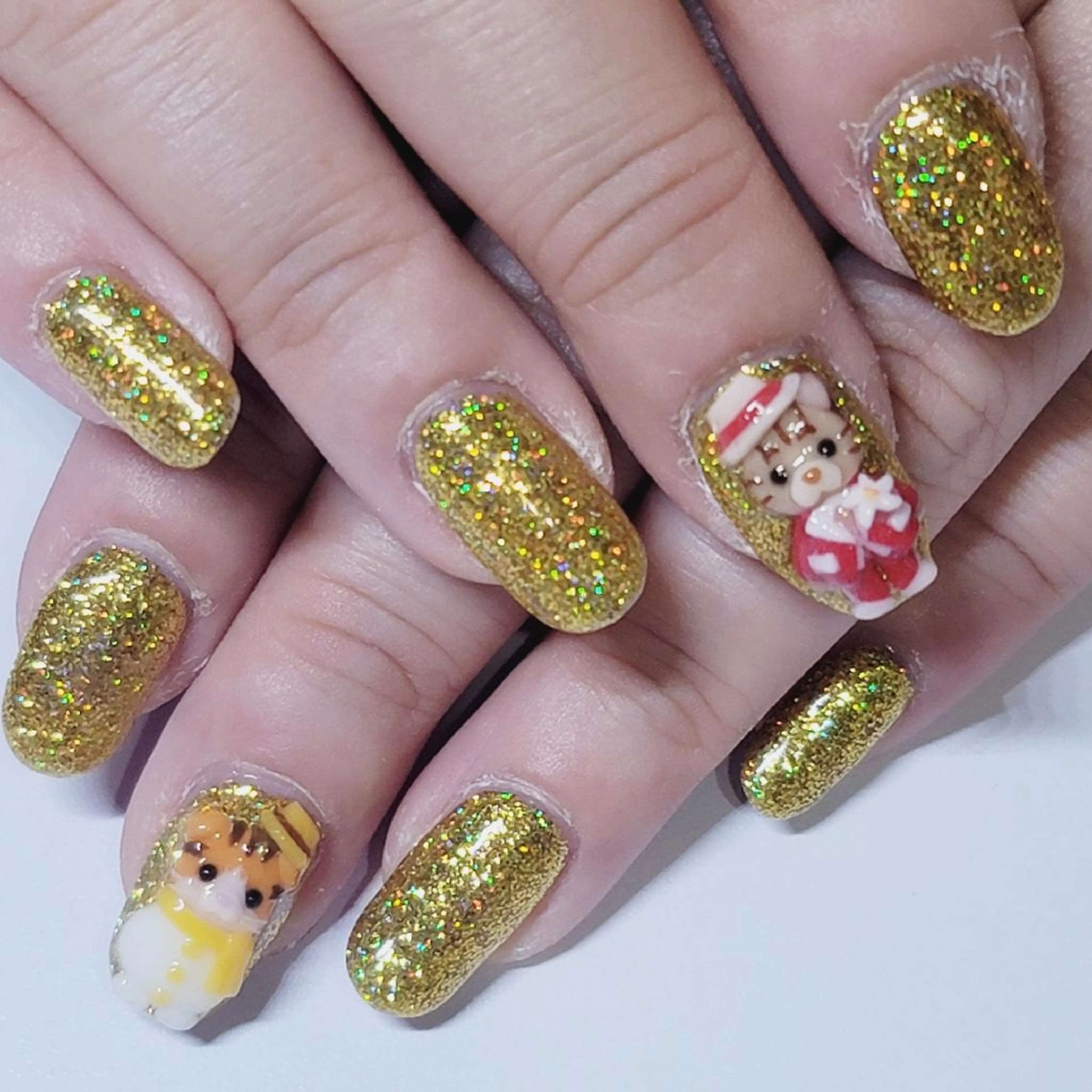 ネイル アートネイル オーロラネイル ラメ(グリッター) ワンカラーネイル 黄色 ハンドネイル よしだ ひろきのネイルデザイン