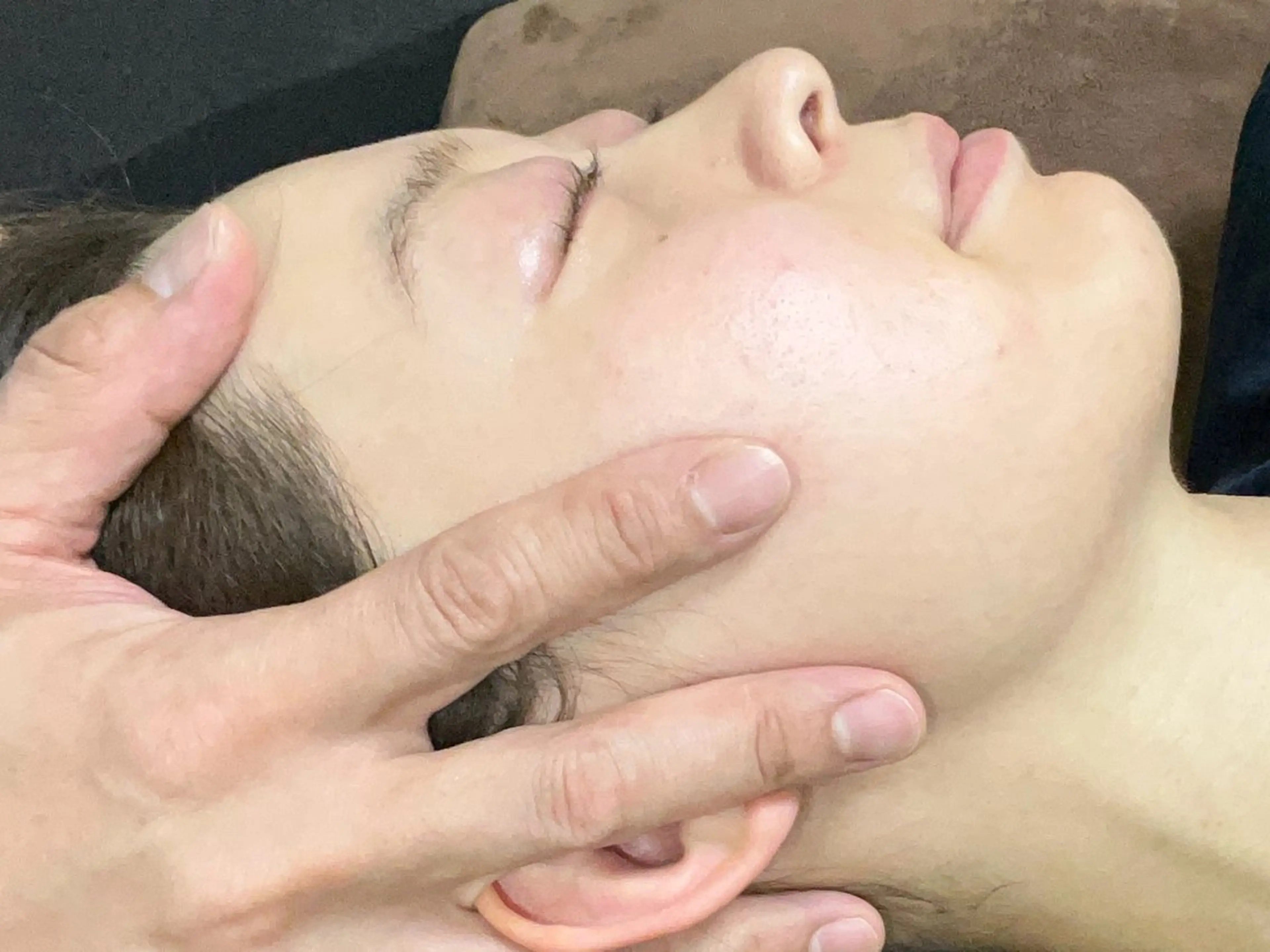 上半身のお悩み解消へ！ヘッドスパ+首肩矯正+小顔矯正120分　11000円→5500円の写真