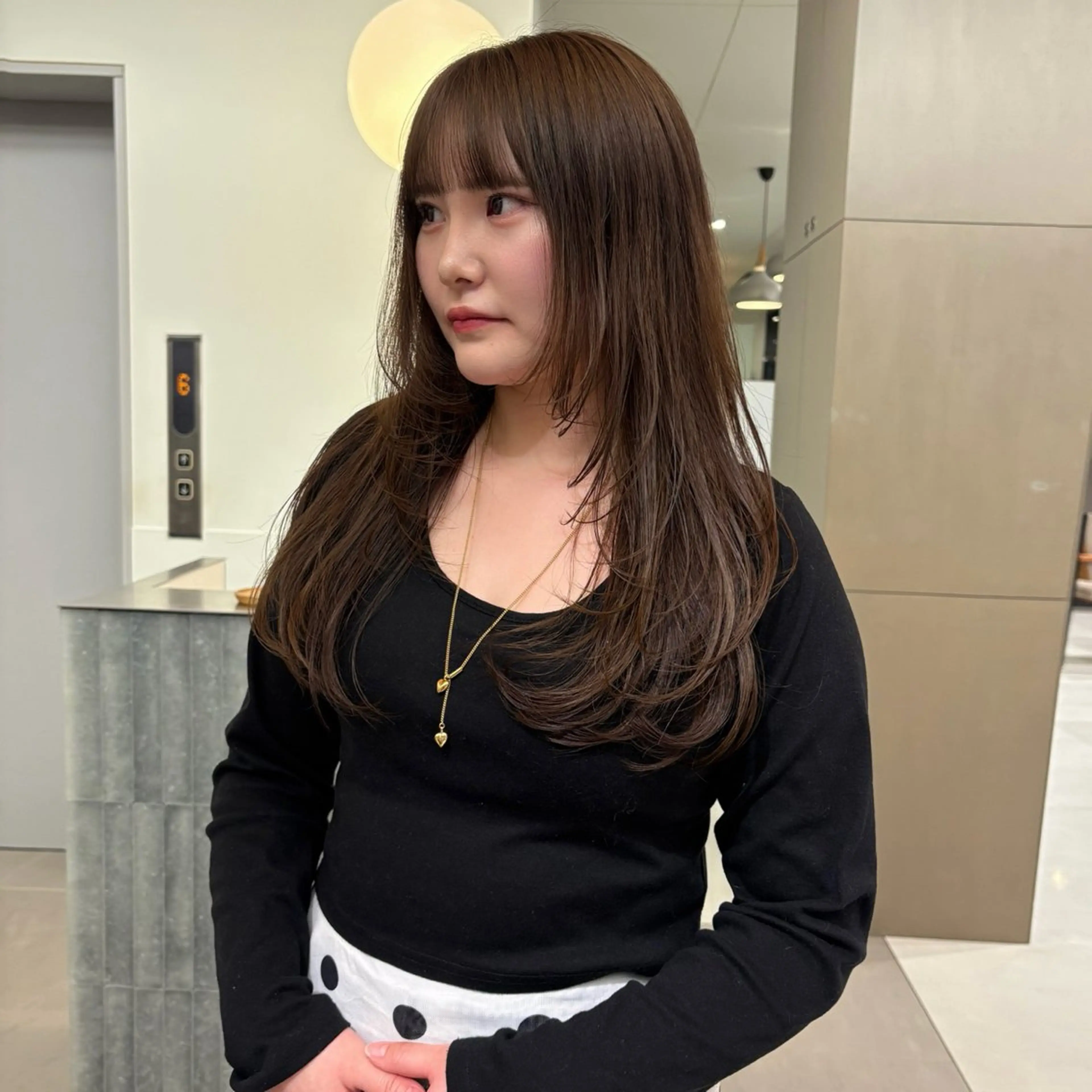 ロング レイヤーカット🐩 透明感カラー モカのヘアスタイル