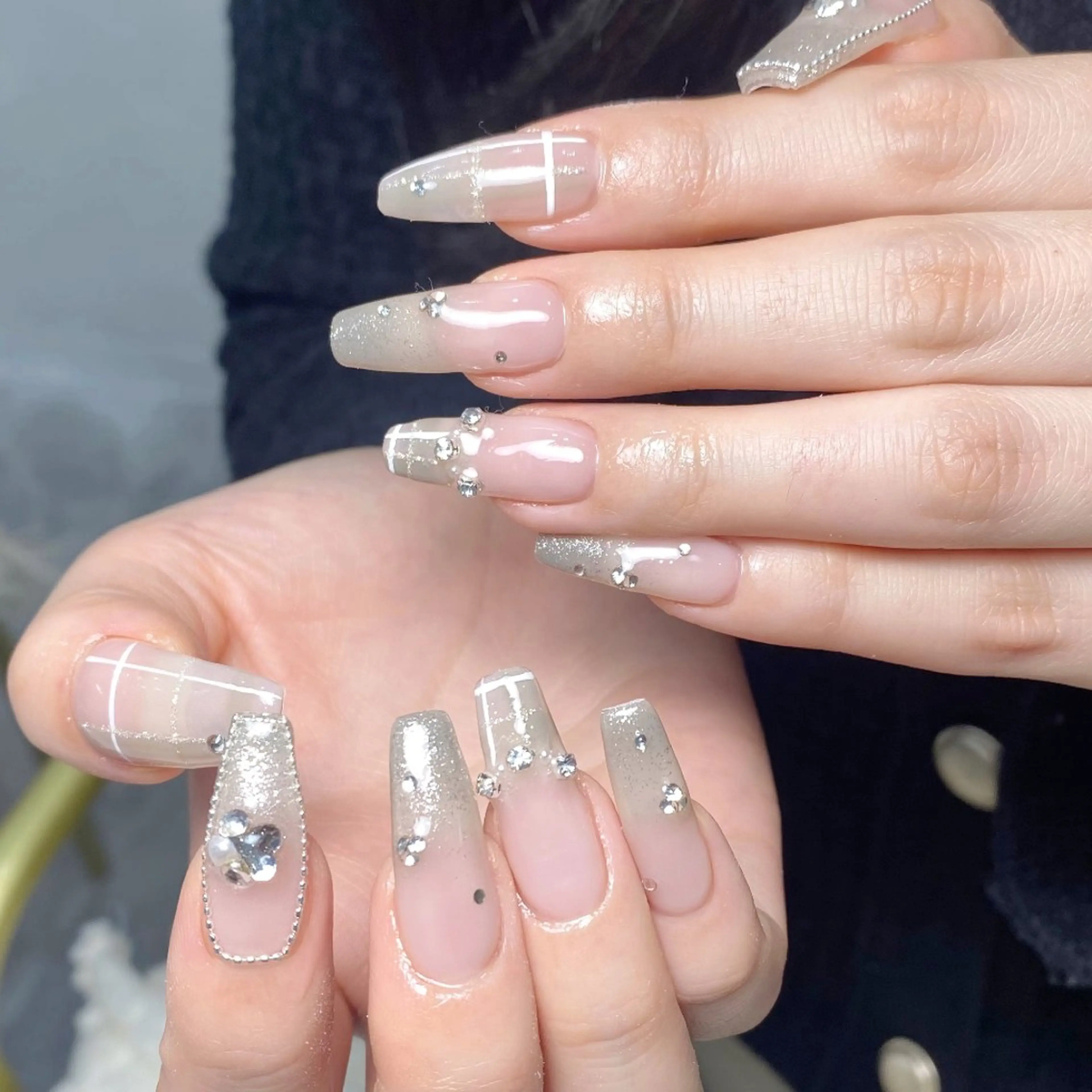 ネイル チークネイル 長さ出し フレンチネイル ジェルネイル キラキラネイル ハンドネイル UM Nail Salonのネイルデザイン