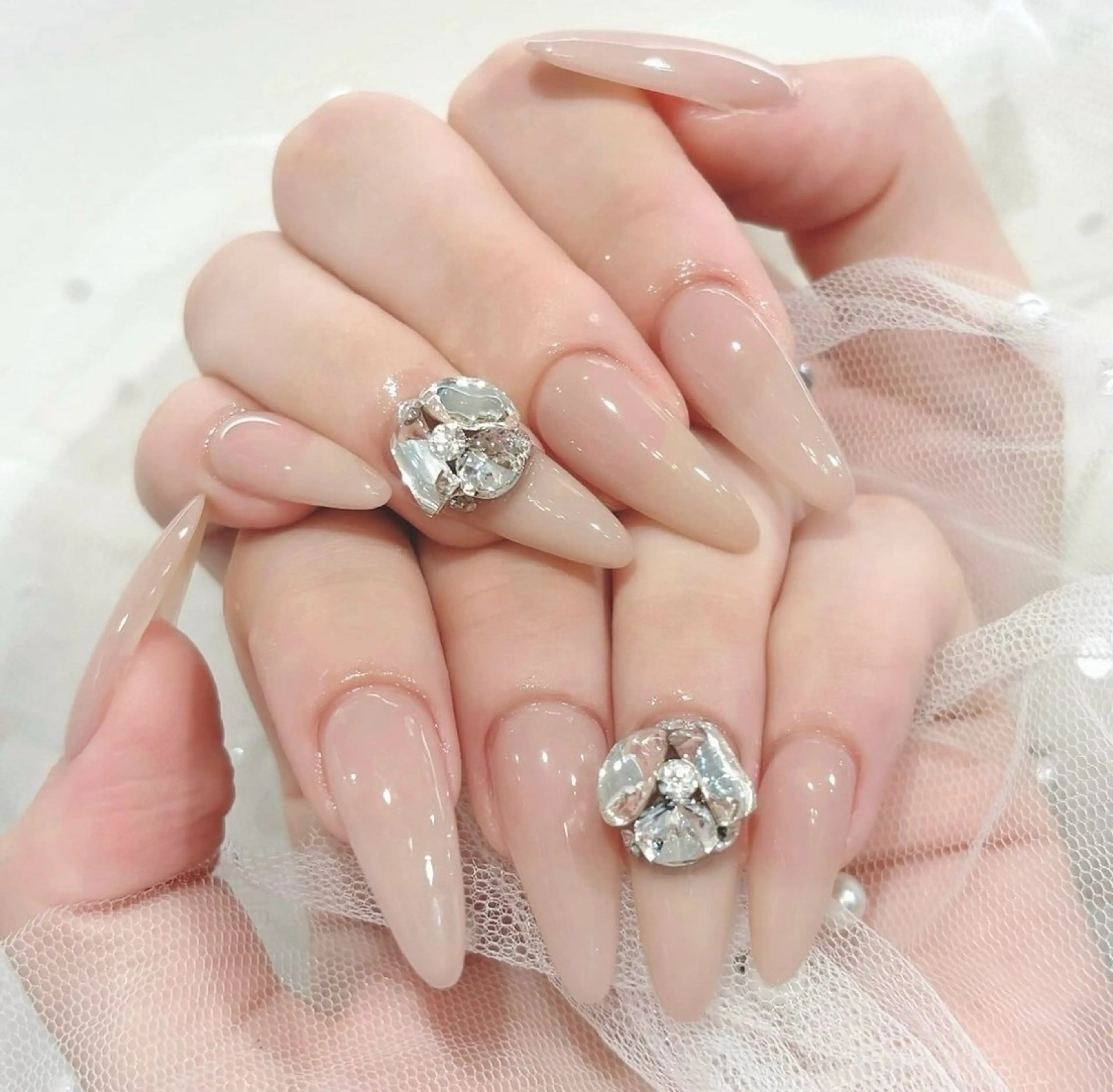 ネイル グラデーション キラキラネイル ワンカラーネイル 冬ネイル Jenn Nail Salonのネイルデザイン