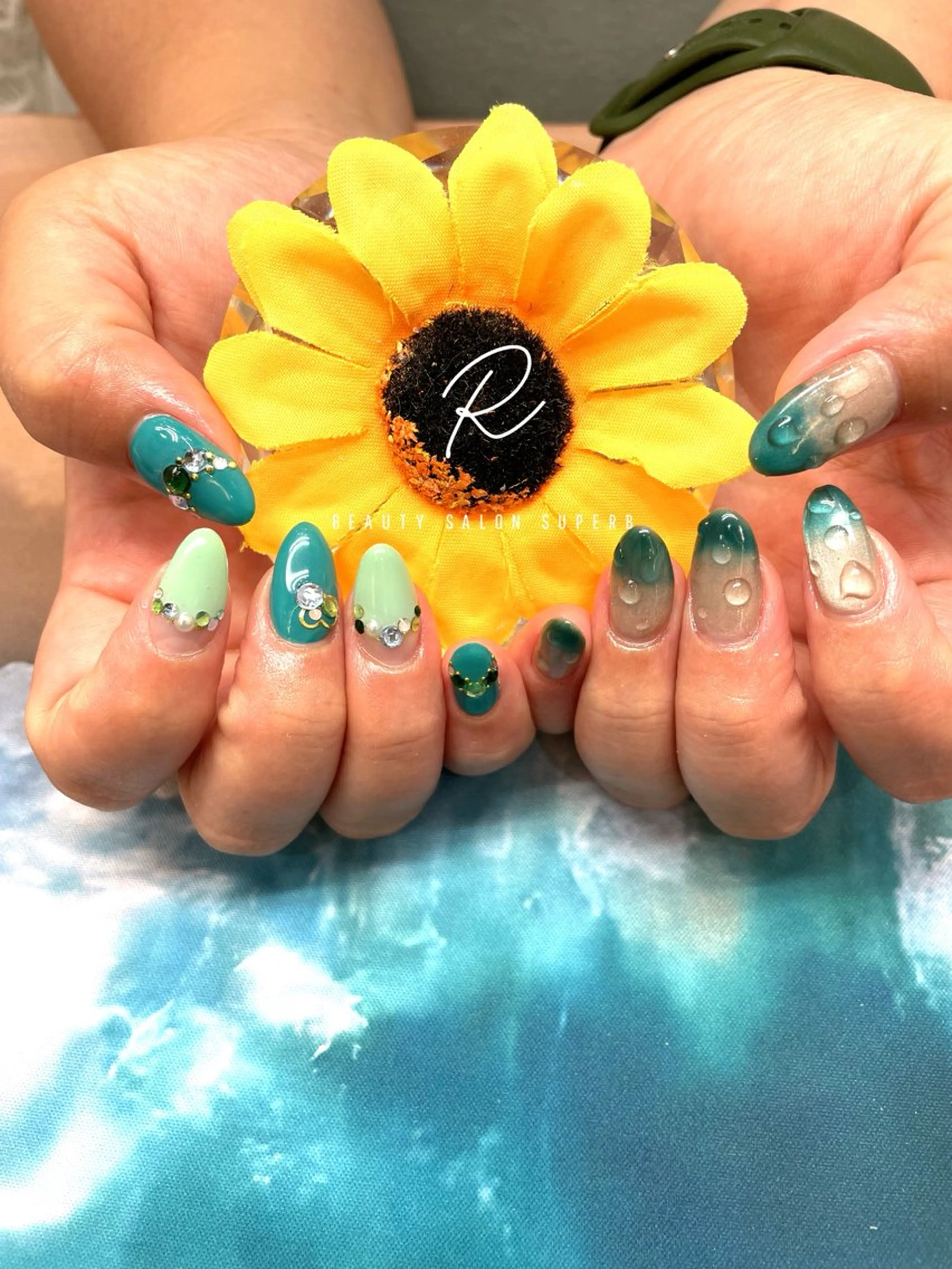 ネイル R MIIのネイルデザイン