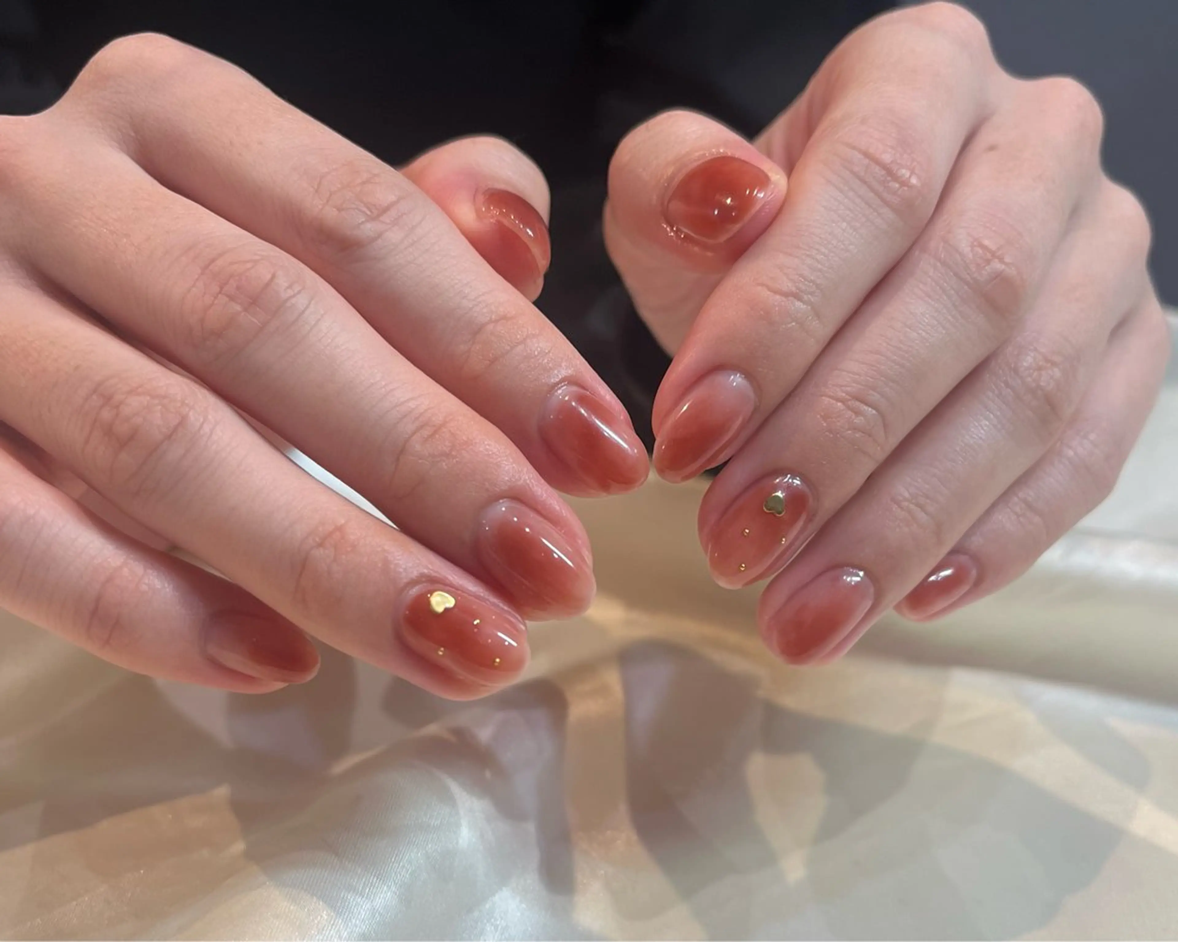 ネイル ボルドー ゴールド 友田 晴香のネイルデザイン