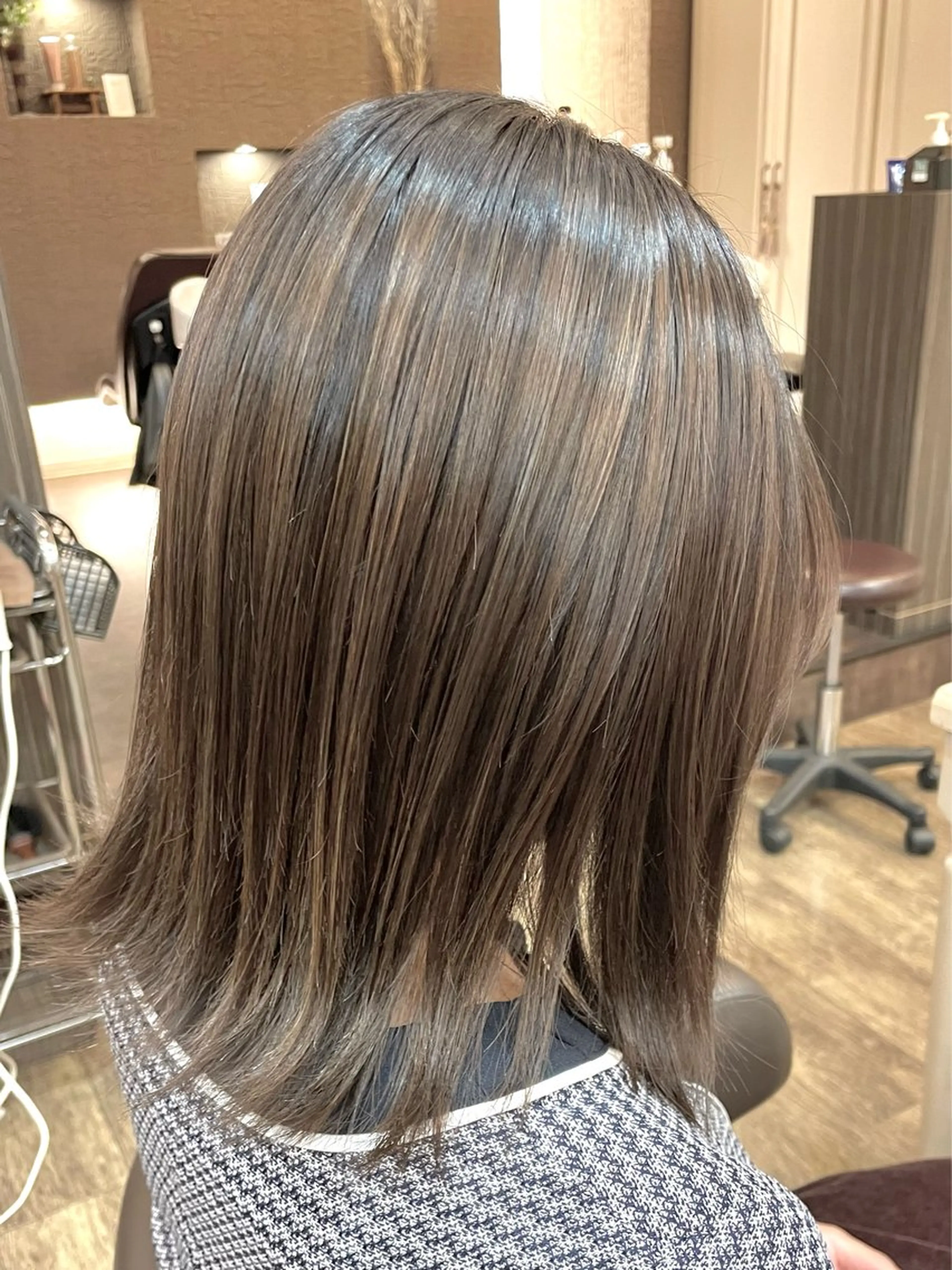 ミディアム カラー グレージュ ハイライトカラー ハイライト ヘアカラー トリートメント メンズパーマ🌀/ 中村郁未のヘアスタイル