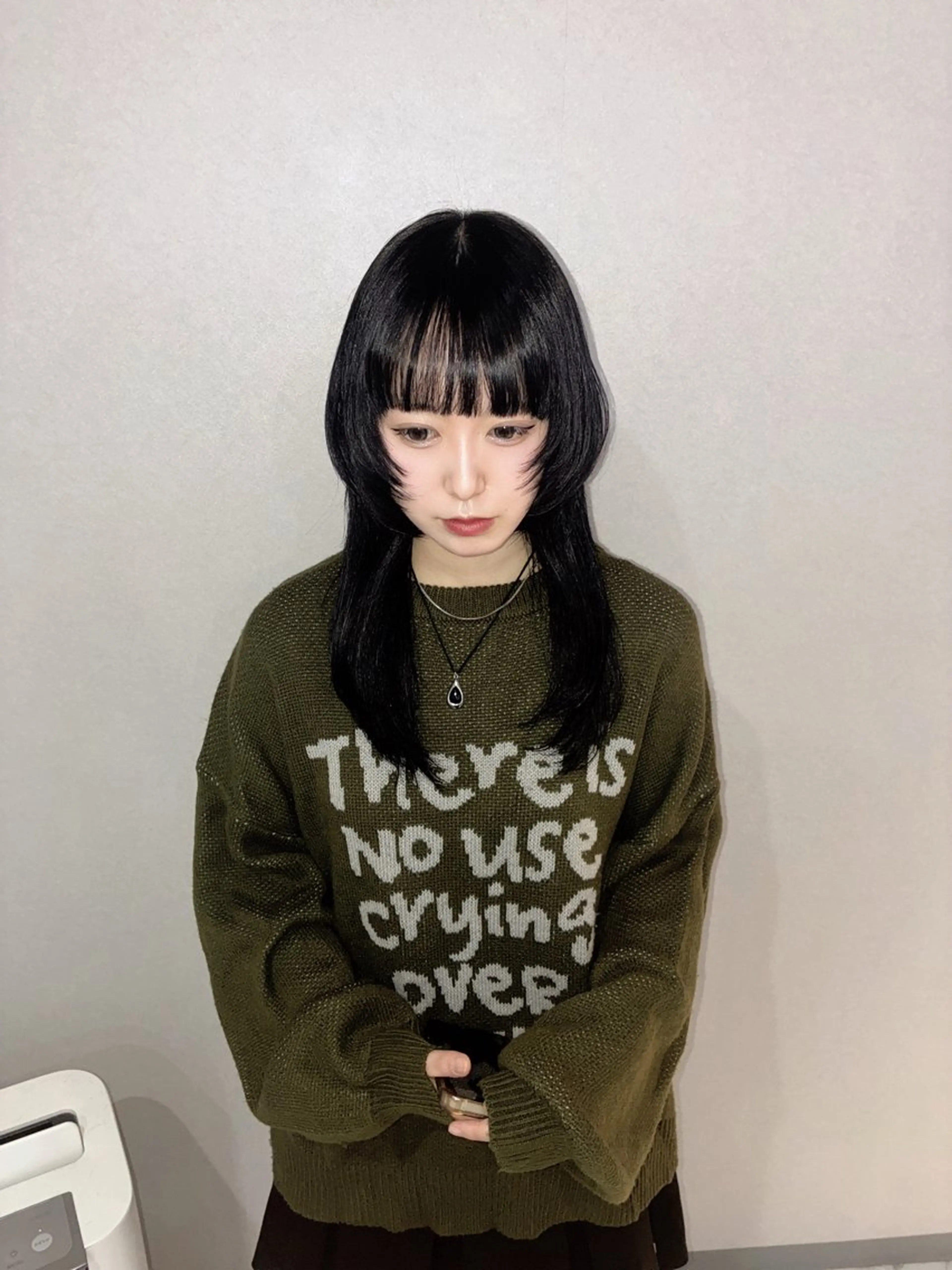 セミロング カラー 黒髪 ブルーカラー ブルーブラック 透明感カラー レイヤーカット ハナダ メイのヘアスタイル