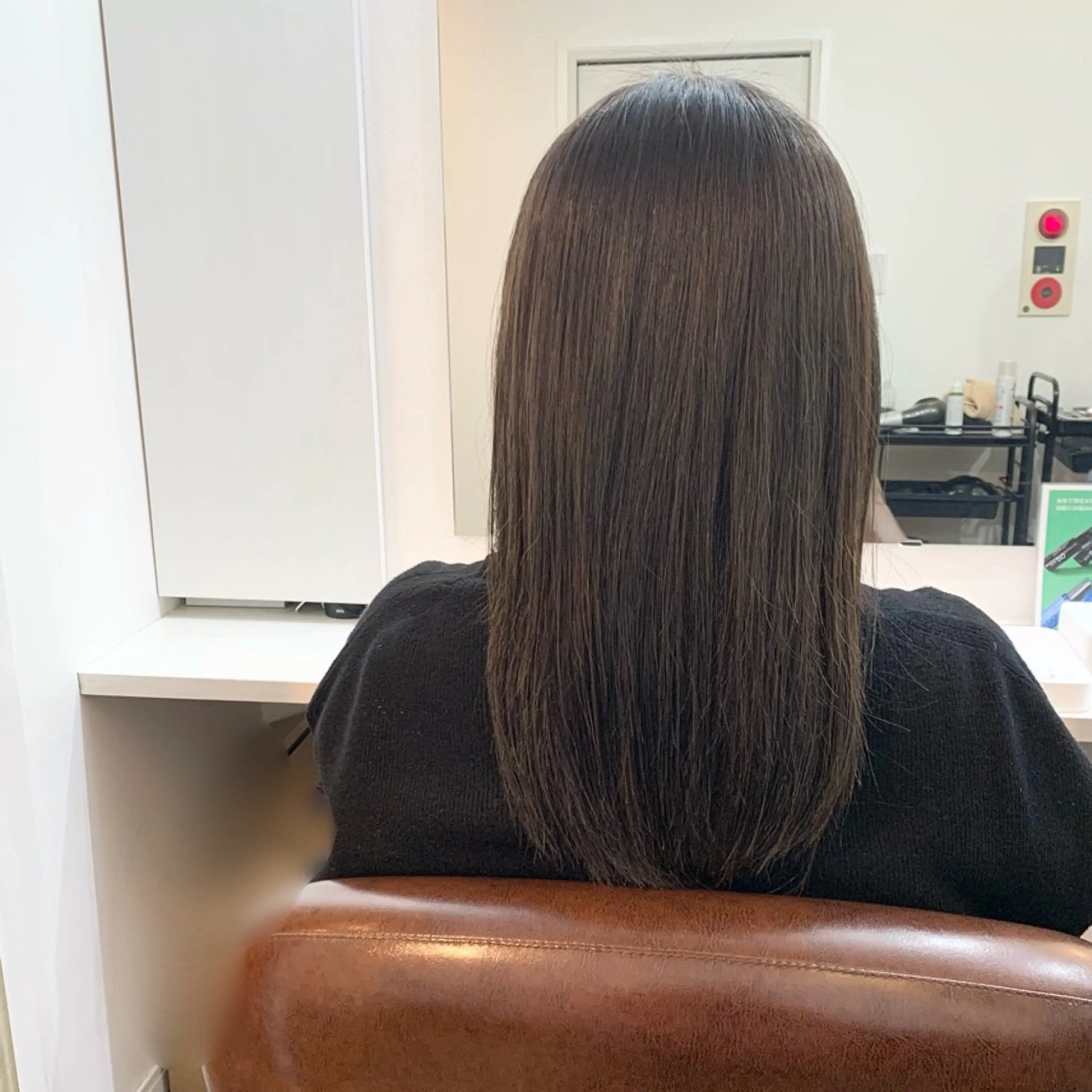 セミロング カラー アッシュ ブリーチ トリートメント カット ヘアカラー トリートメント elua kanekoのマツエク・マツパデザイン