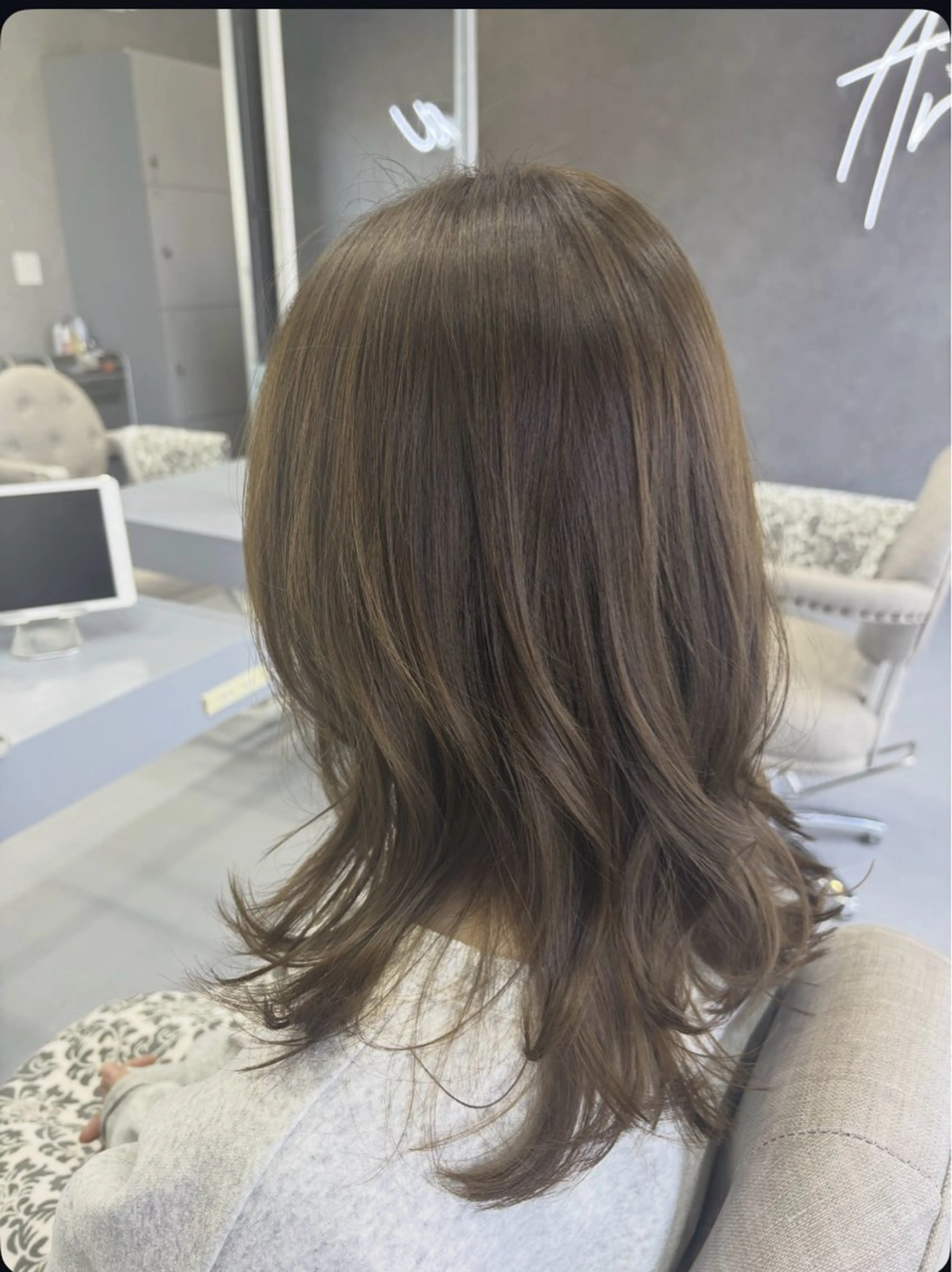 セミロング カット ヘアカラー ARCANA イホリのヘアスタイル