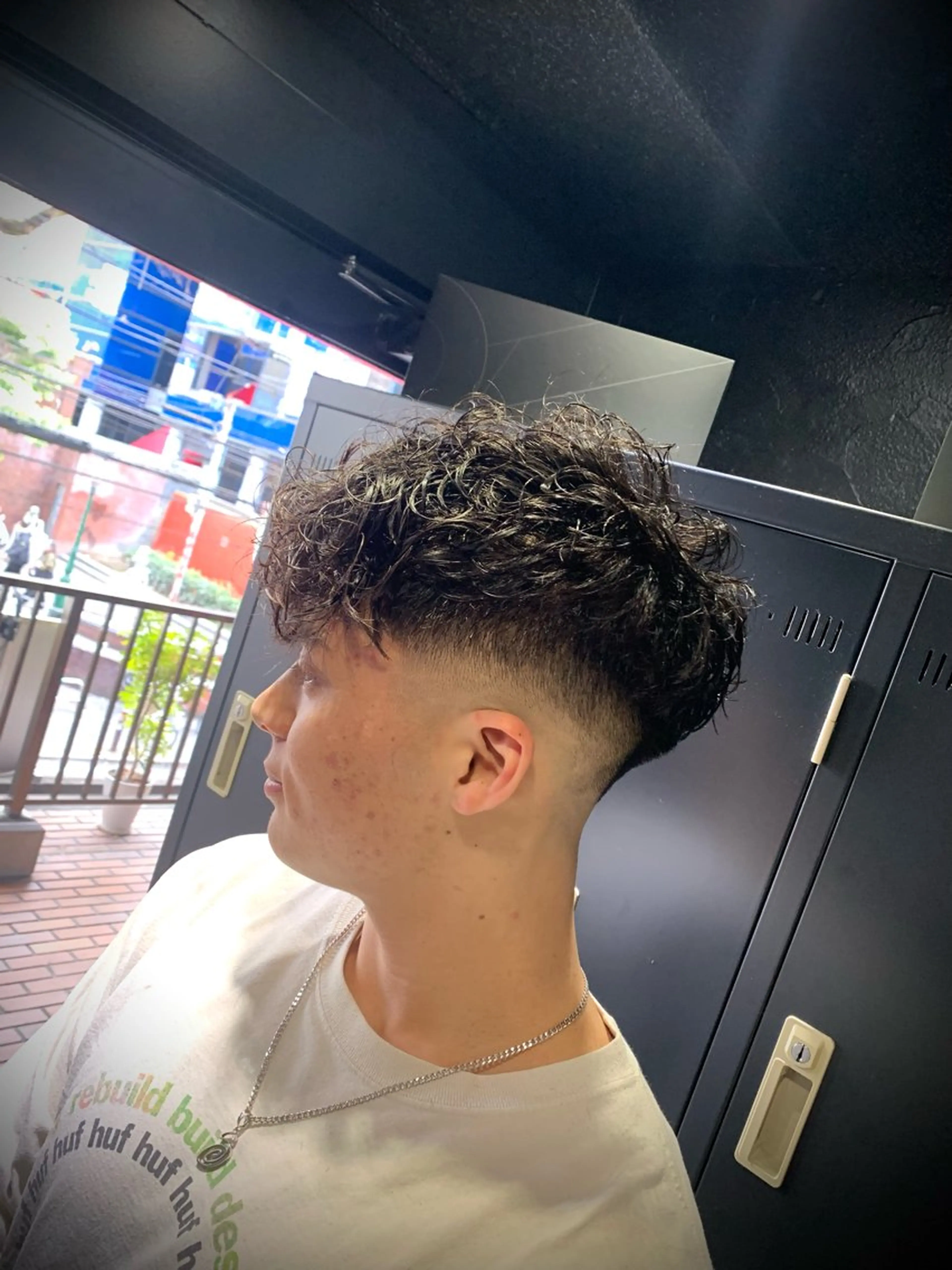 ショート メンズ フェードカット スキンフェード スペインカール カット パーマ トリートメント ヘアセット メンズパーマ/難波/ 心斎橋　室園亮佑のヘアスタイル