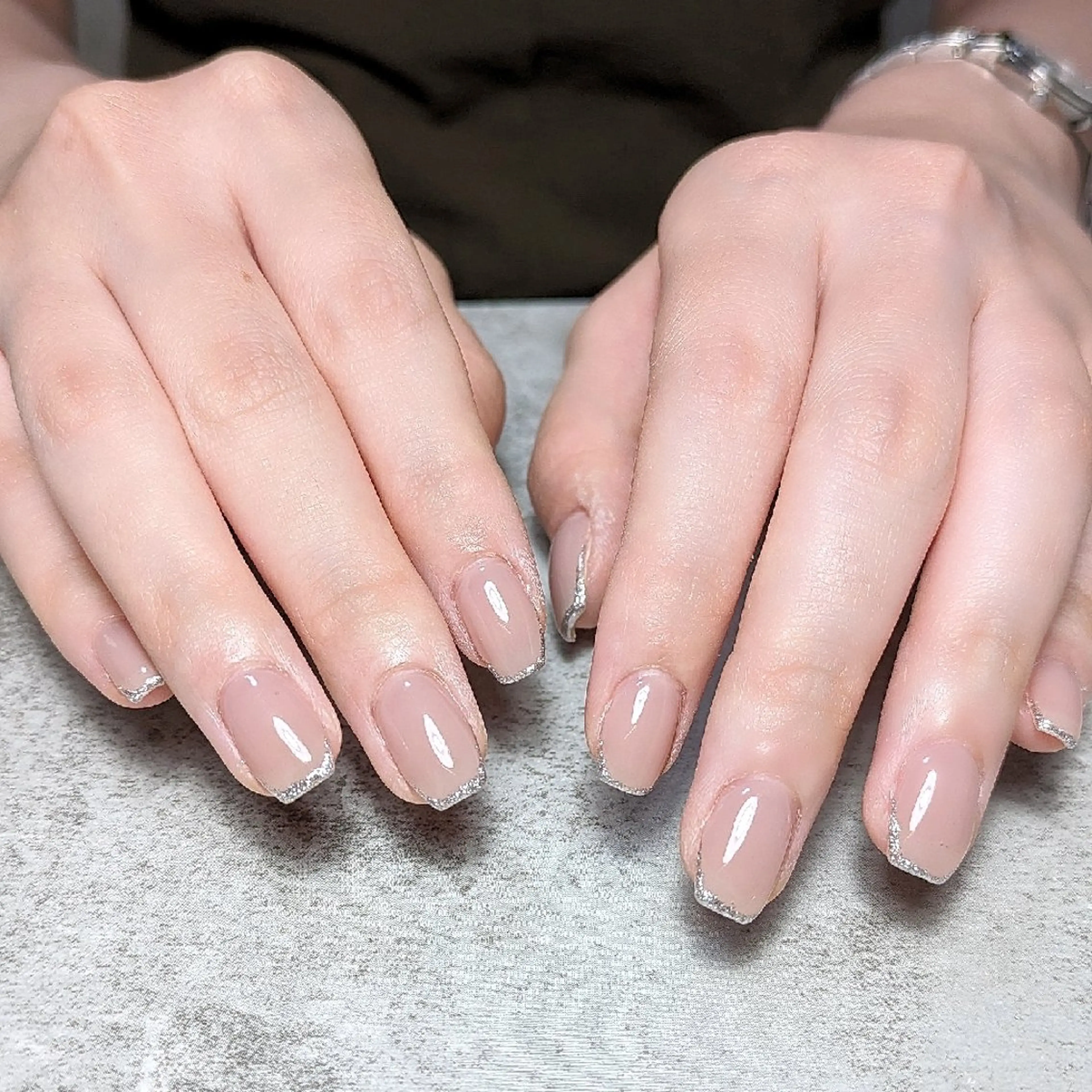 ネイル ラメ(グリッター) シルバー 塩見 聖子のネイルデザイン