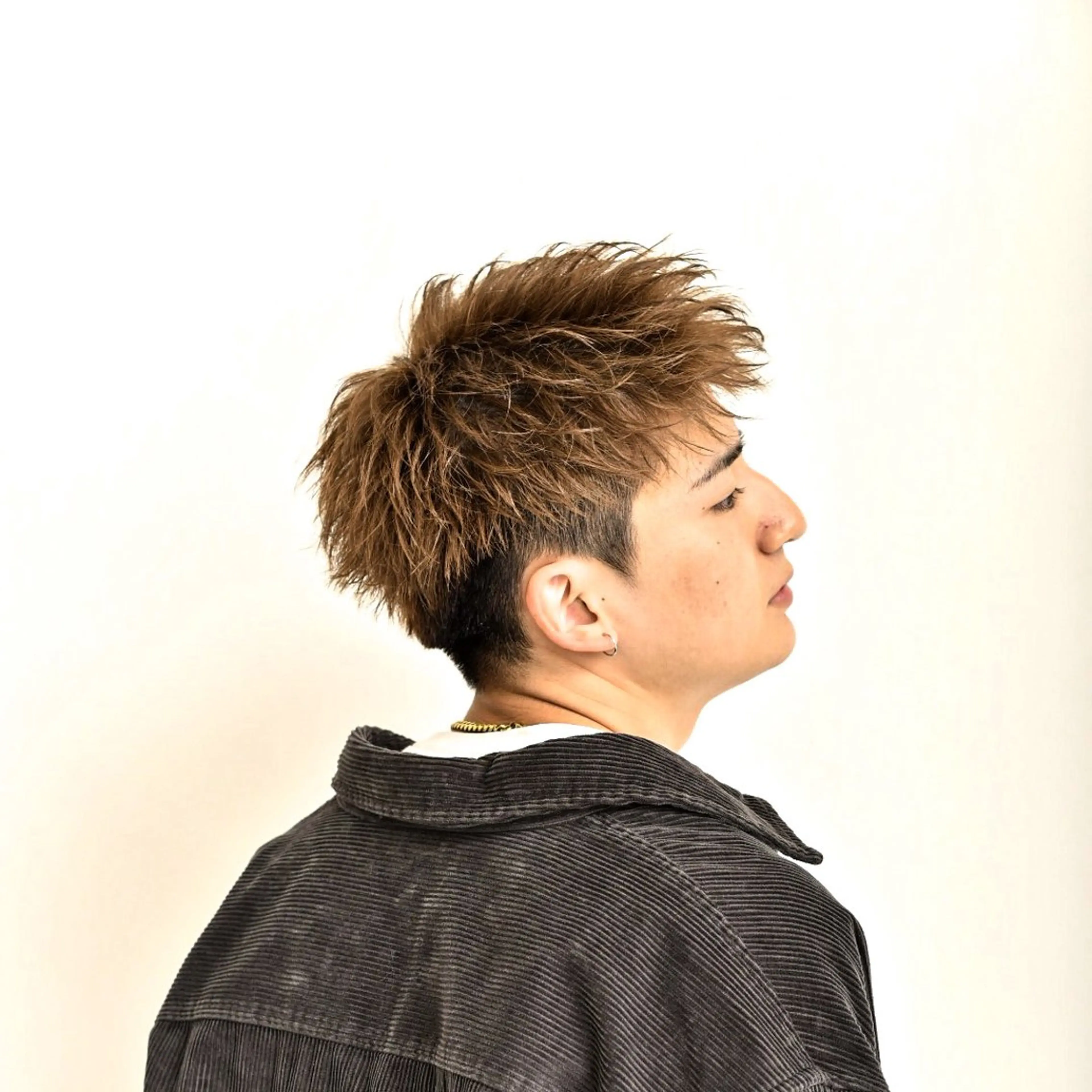 ショート メンズ アップバング センターパート フェードカット メンズハイライト メンズメッシュ カット パーマ 店長⚜️メンズカット パーマ⚜️則次亮哉のヘアスタイル