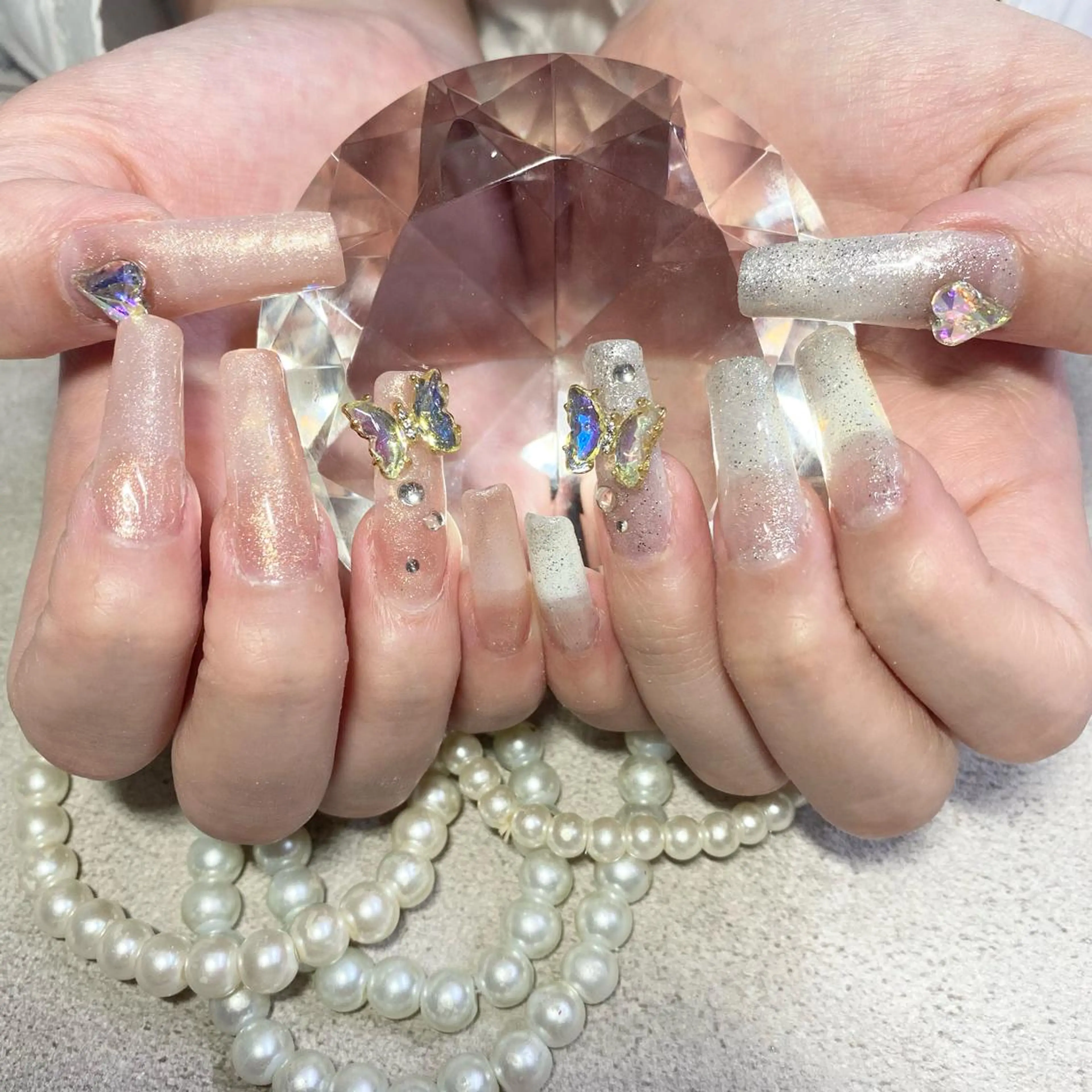 ネイル ハンドネイル ゴテゴテ💙ワンホン リオナのネイルデザイン