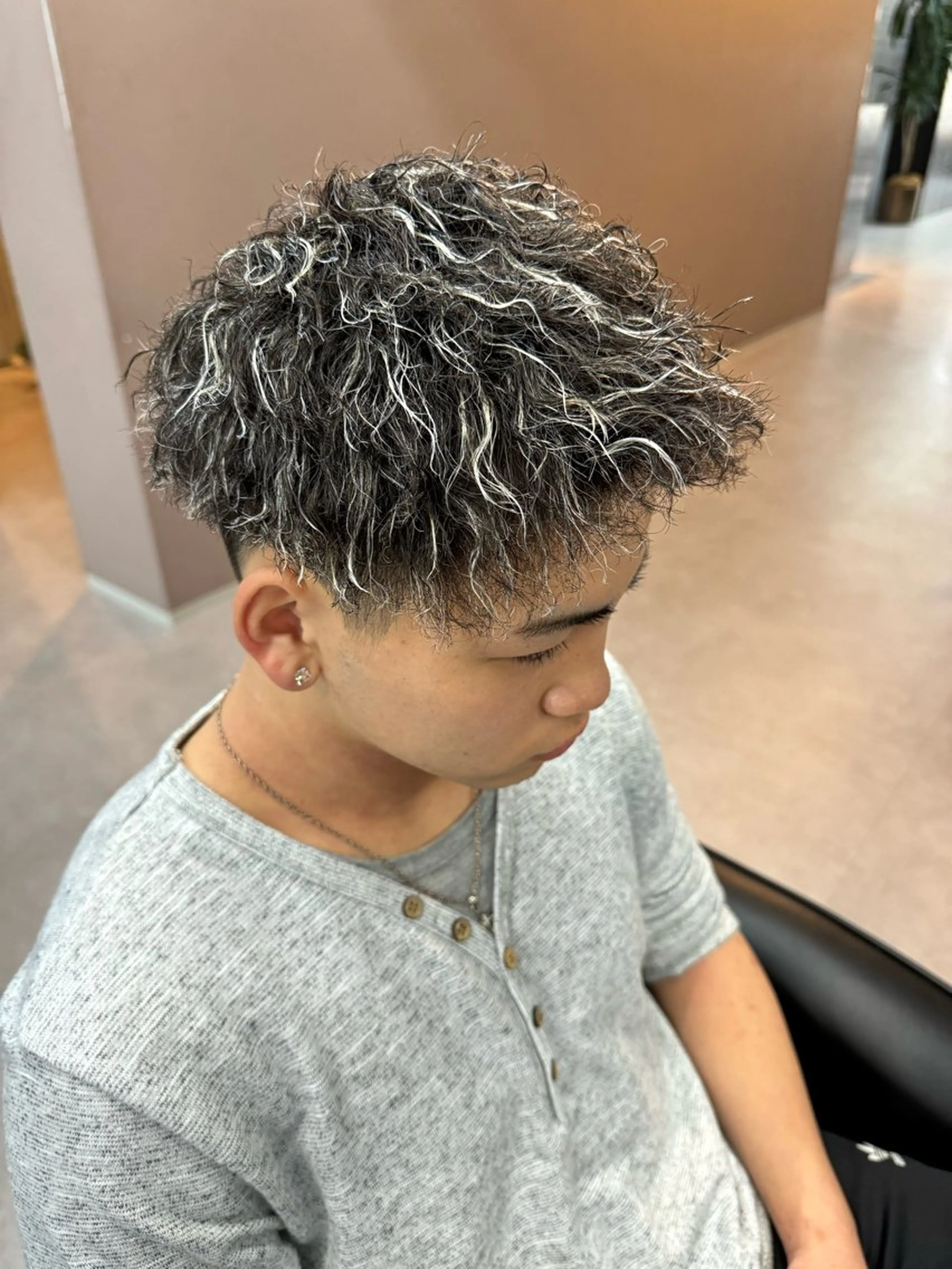 🚀人気急上昇🚀⚡️メンズカット＋ハイライト＋パーマ⚡️の写真