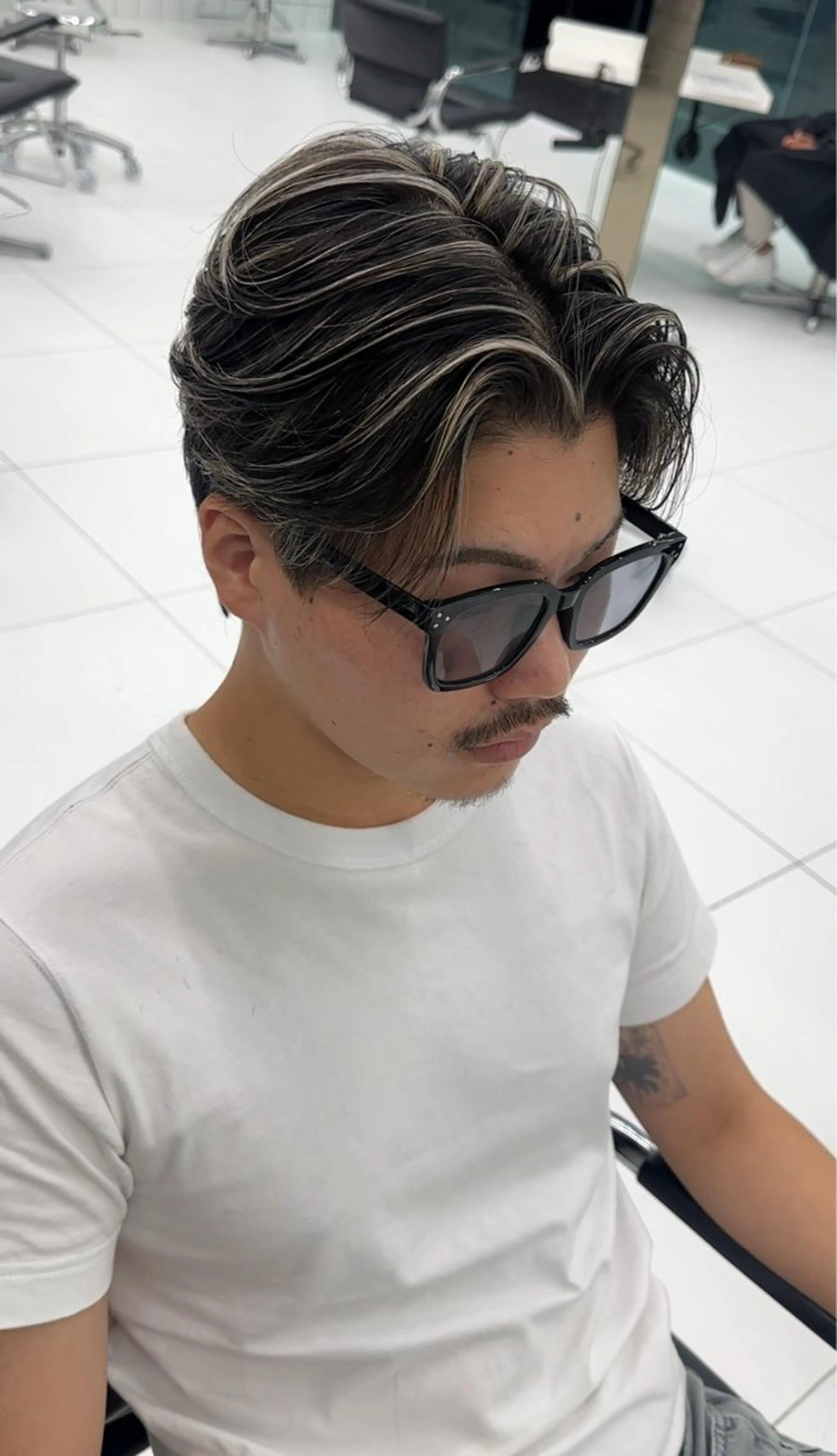 メンズ メンズハイライト メンズメッシュ カット ヘアカラー 白髪ぼかし/白髪 メッシュ/ゆうとのヘアスタイル