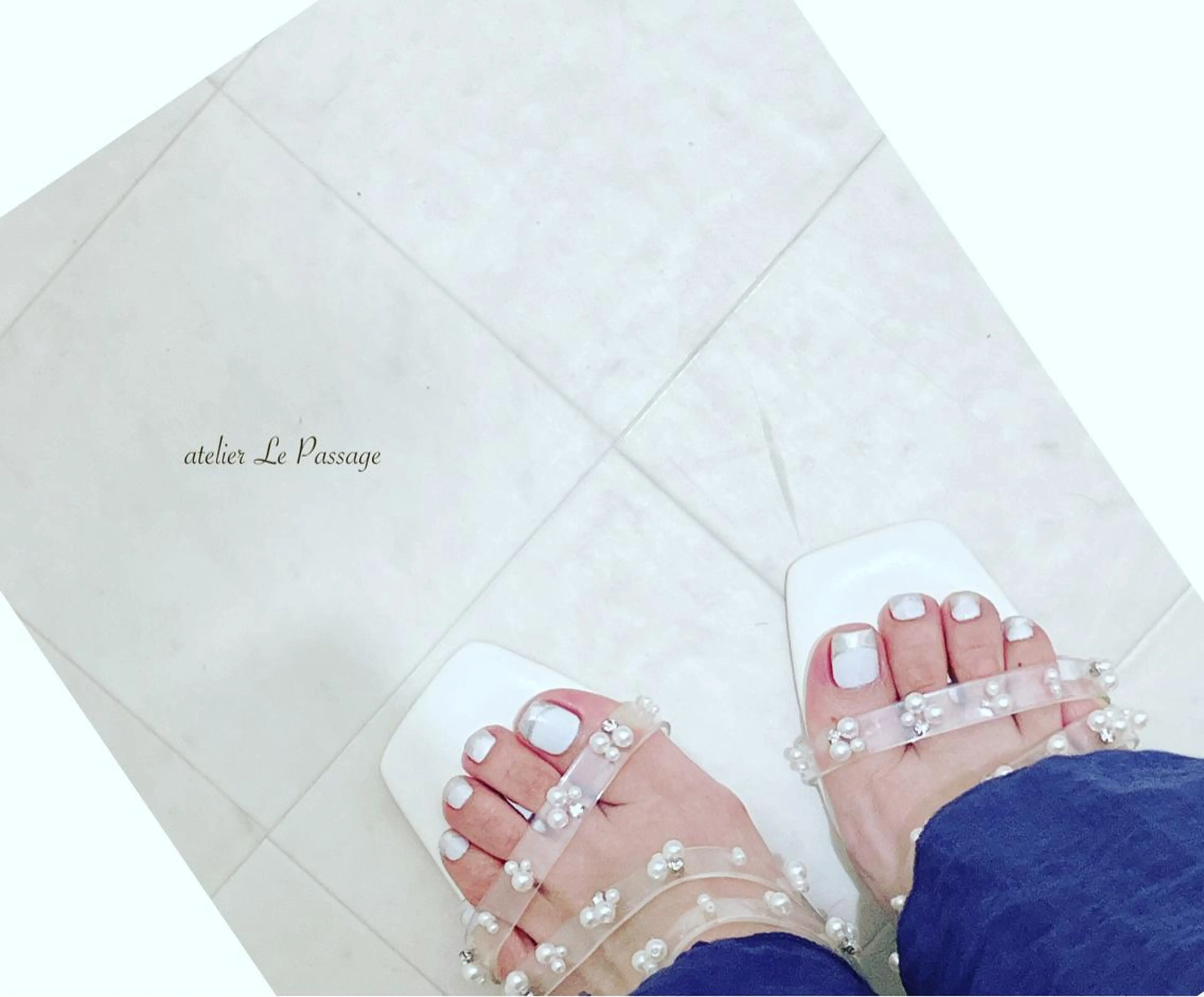 ネイル フットネイル フレンチネイル ジェルネイル パラジェル 夏ネイル Atelier Le Passage所属・h nakatsukaのネイルデザイン