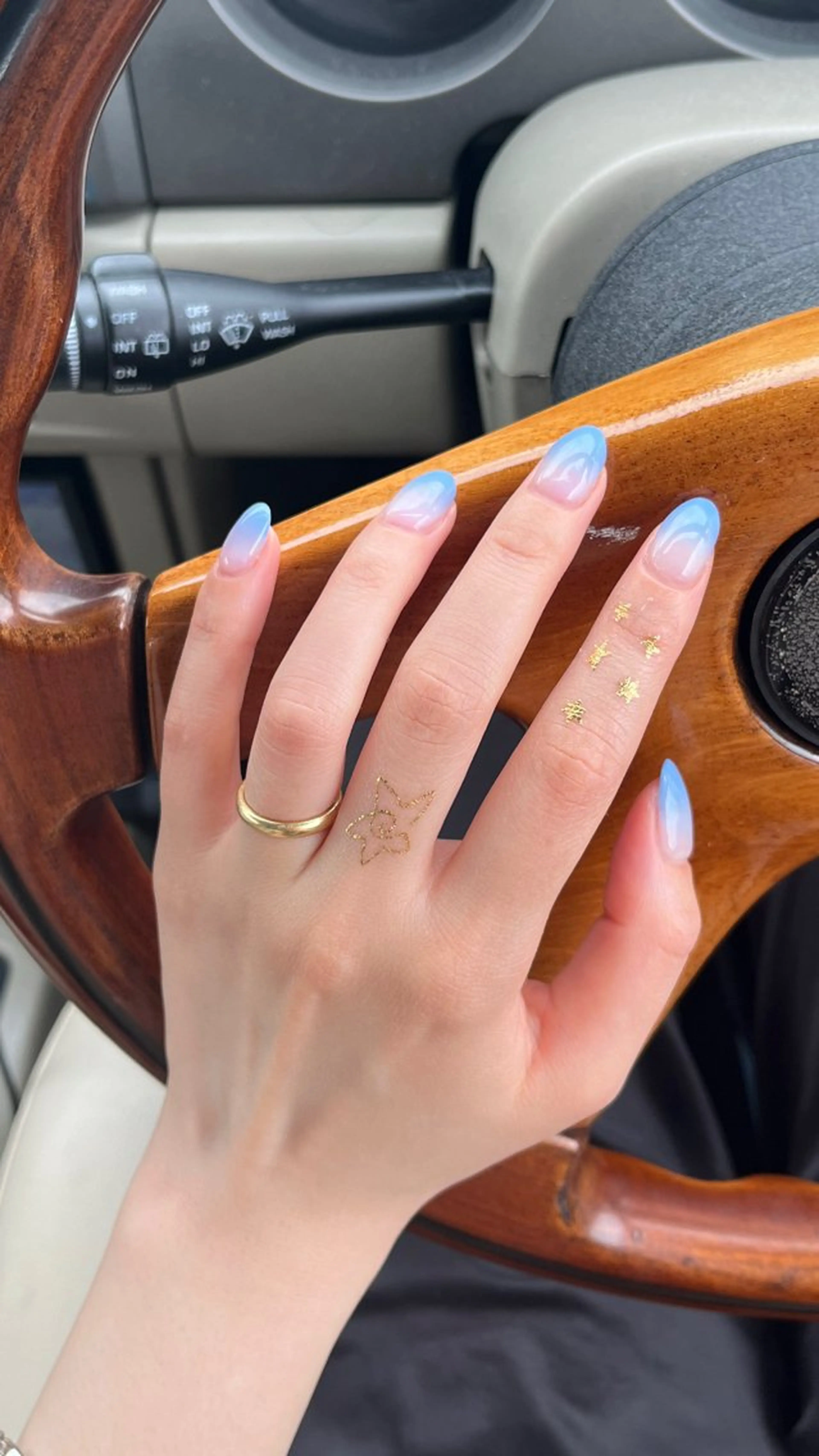 ネイル 甲村 未玖のネイルデザイン