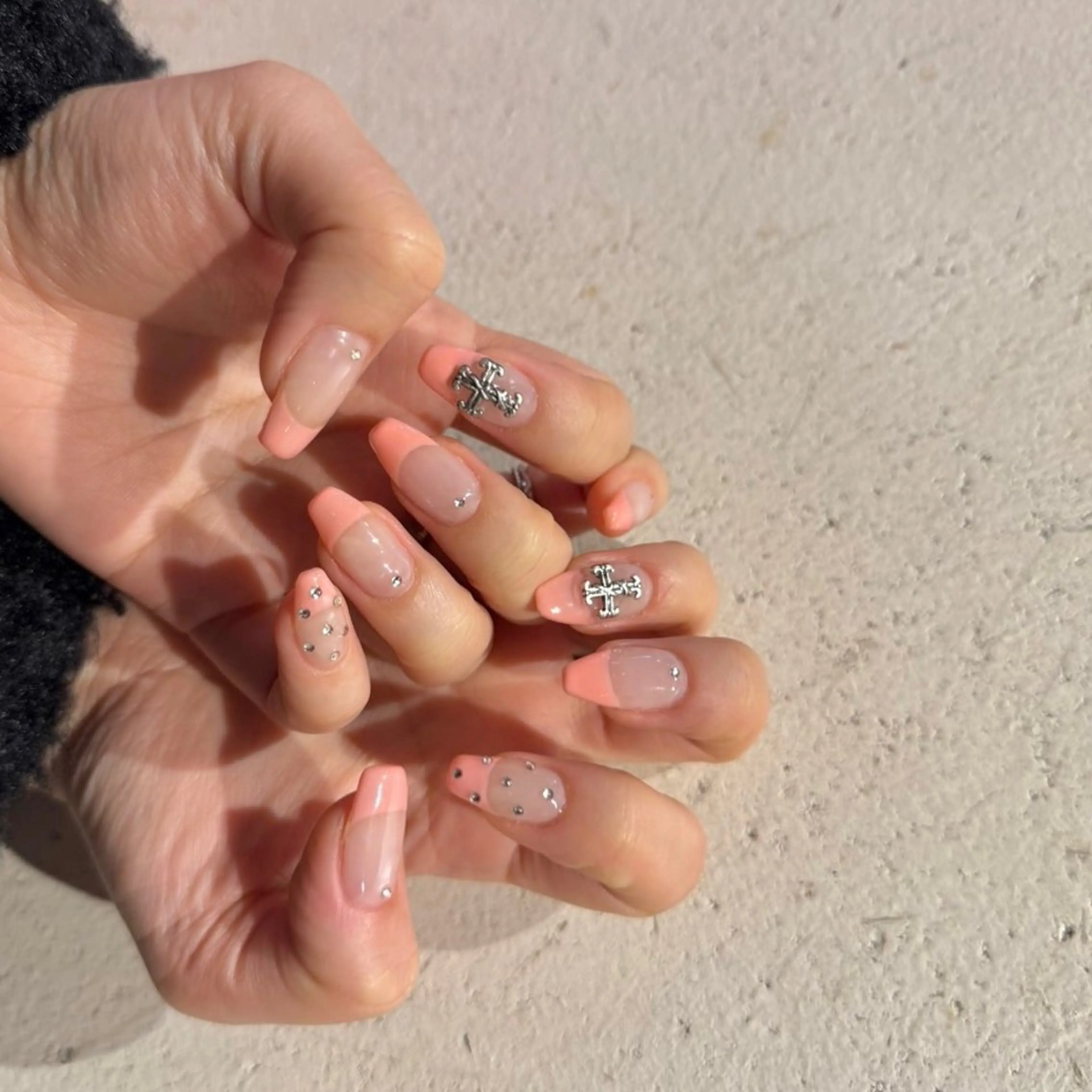 ネイル フレンチネイル ハンドネイル デコパーツが得意♪ ネイル/眉毛/エステの眉毛・アイブロウイメージ