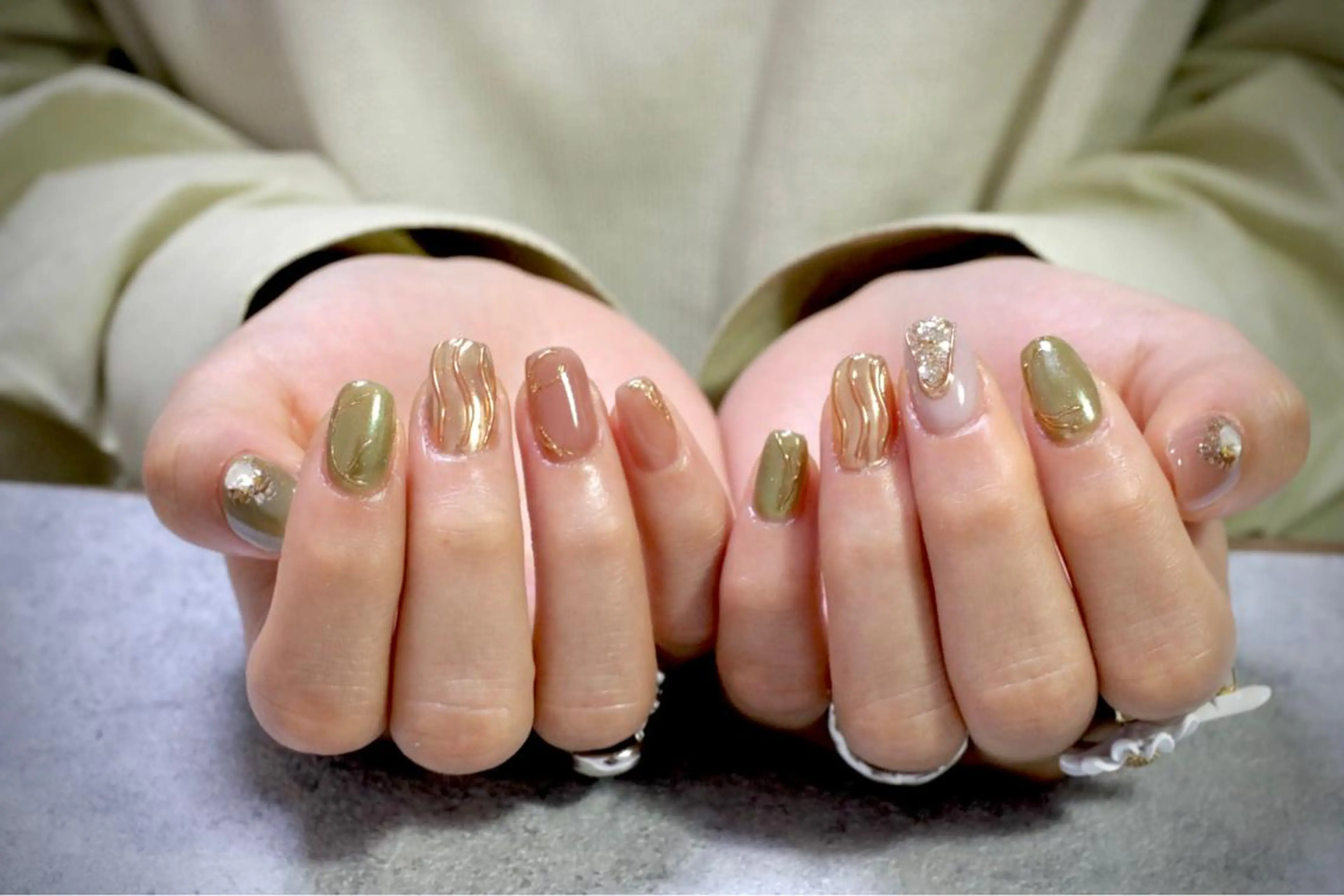 ネイル オーロラネイル カジュアル ジェルネイル ラメ(グリッター) マグネットネイル MH Nailのネイルデザイン