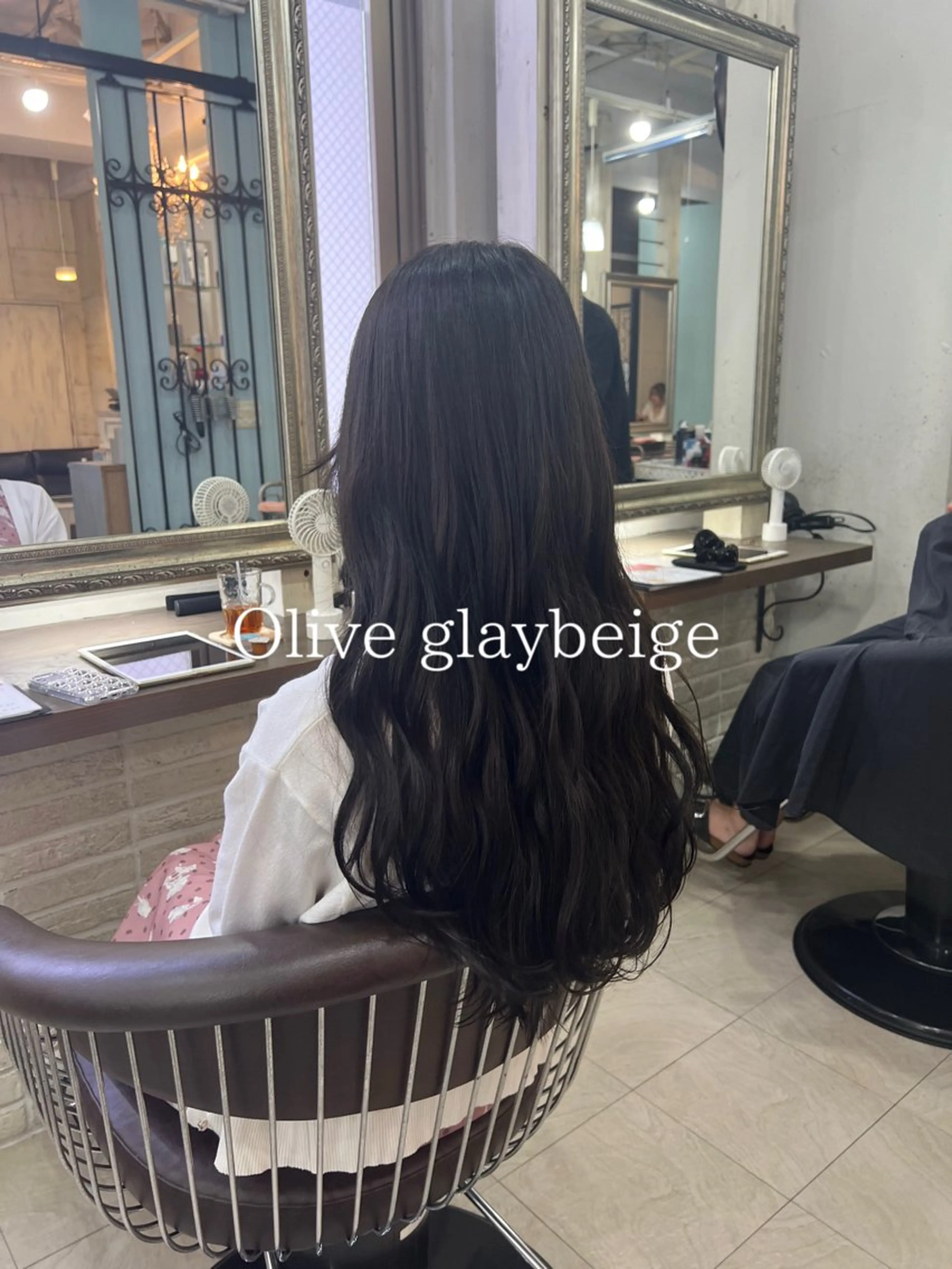 ロング ヘアカラー トリートメント 柔らかオリーブカラー 透明感カラー古澤羅威のヘアスタイル