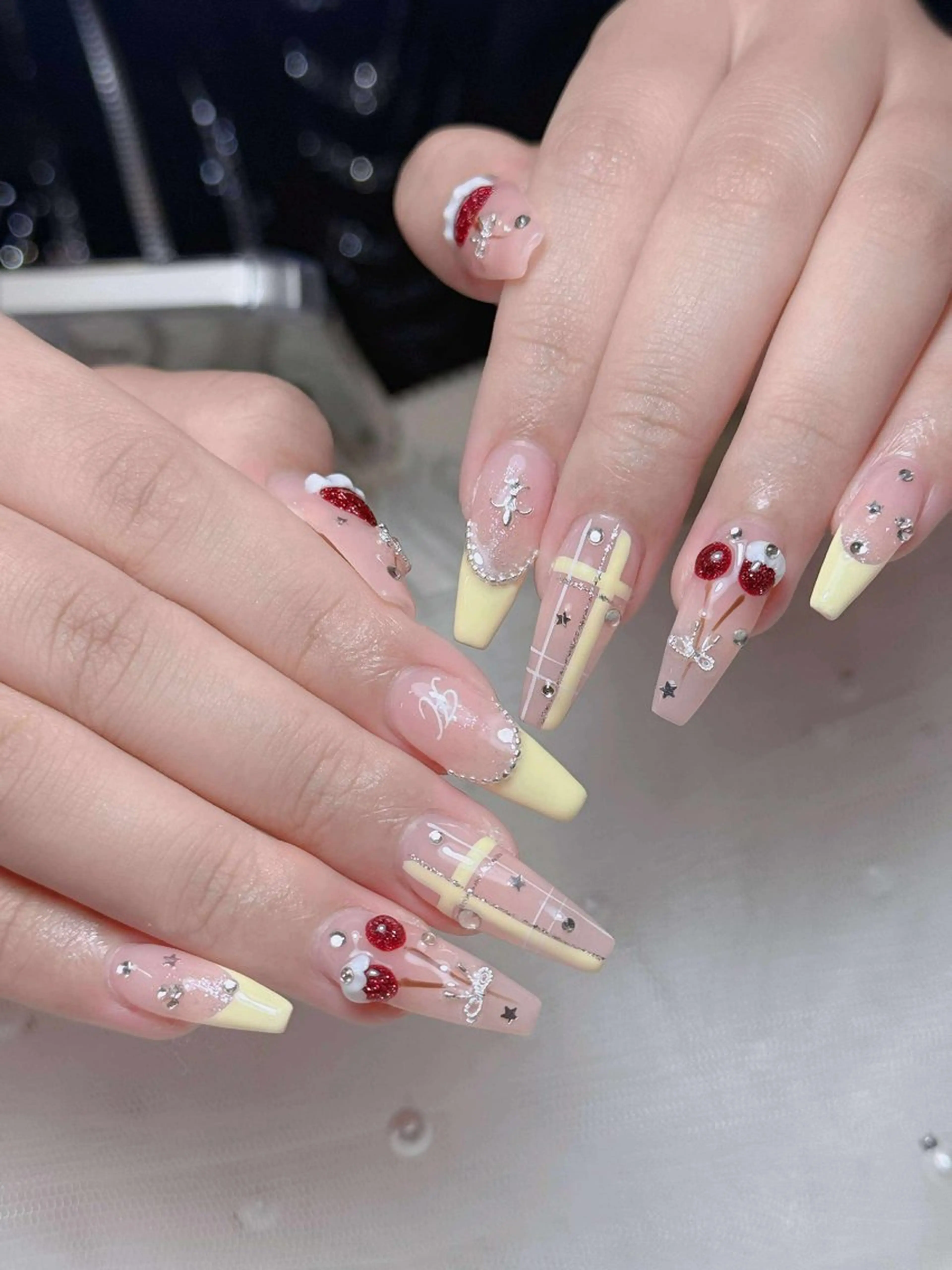 ネイル オーロラネイル チークネイル フットネイル フレンチネイル ハロウィン ハンドネイル Lumi Nail 新大久保3‘のネイルデザイン