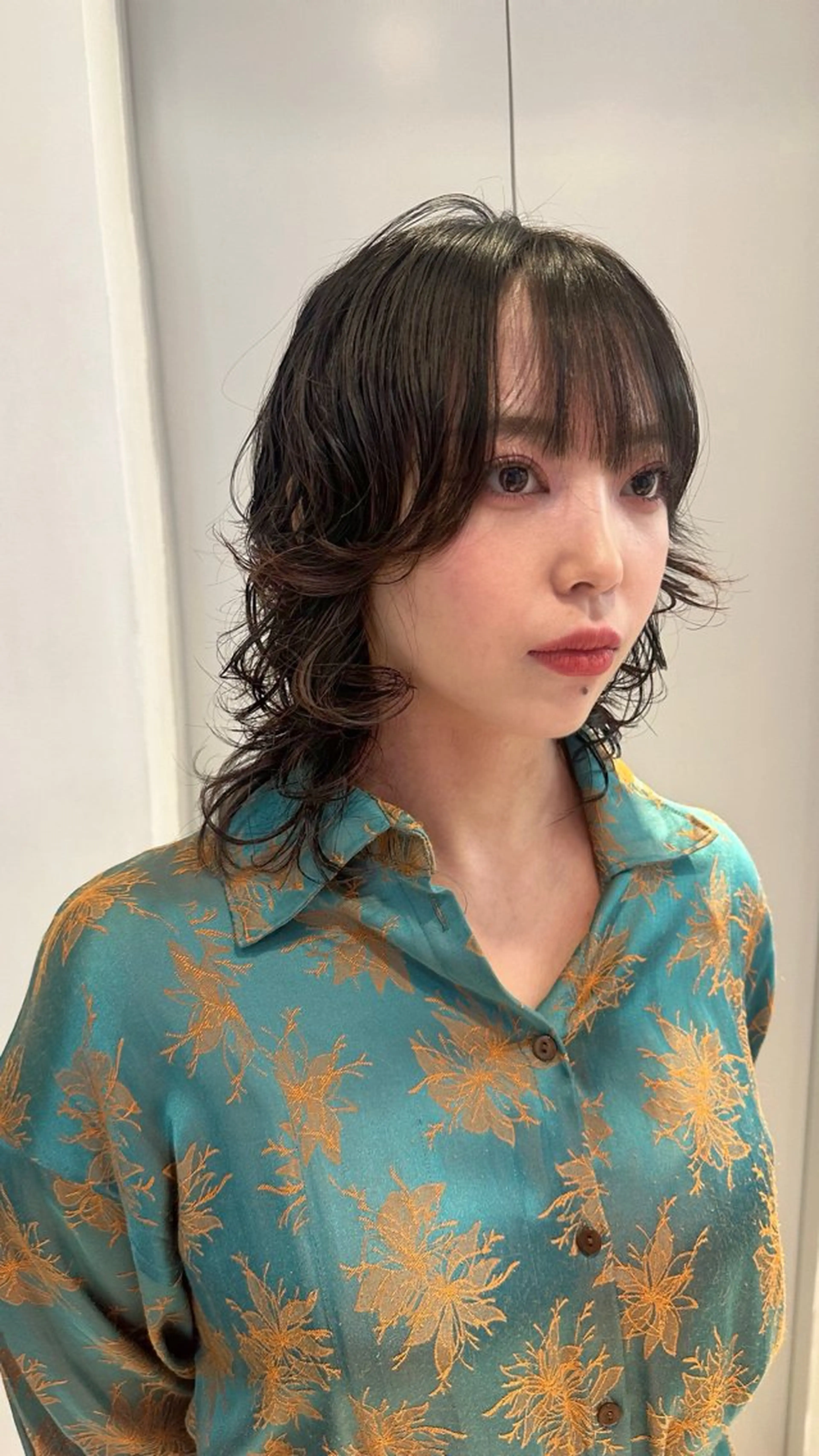 ミディアム ミディアムパーマ ウルフカット カット パーマ トリートメント ミチオノザワヘアサロン所属・カット 🔹KAIRIのヘアスタイル