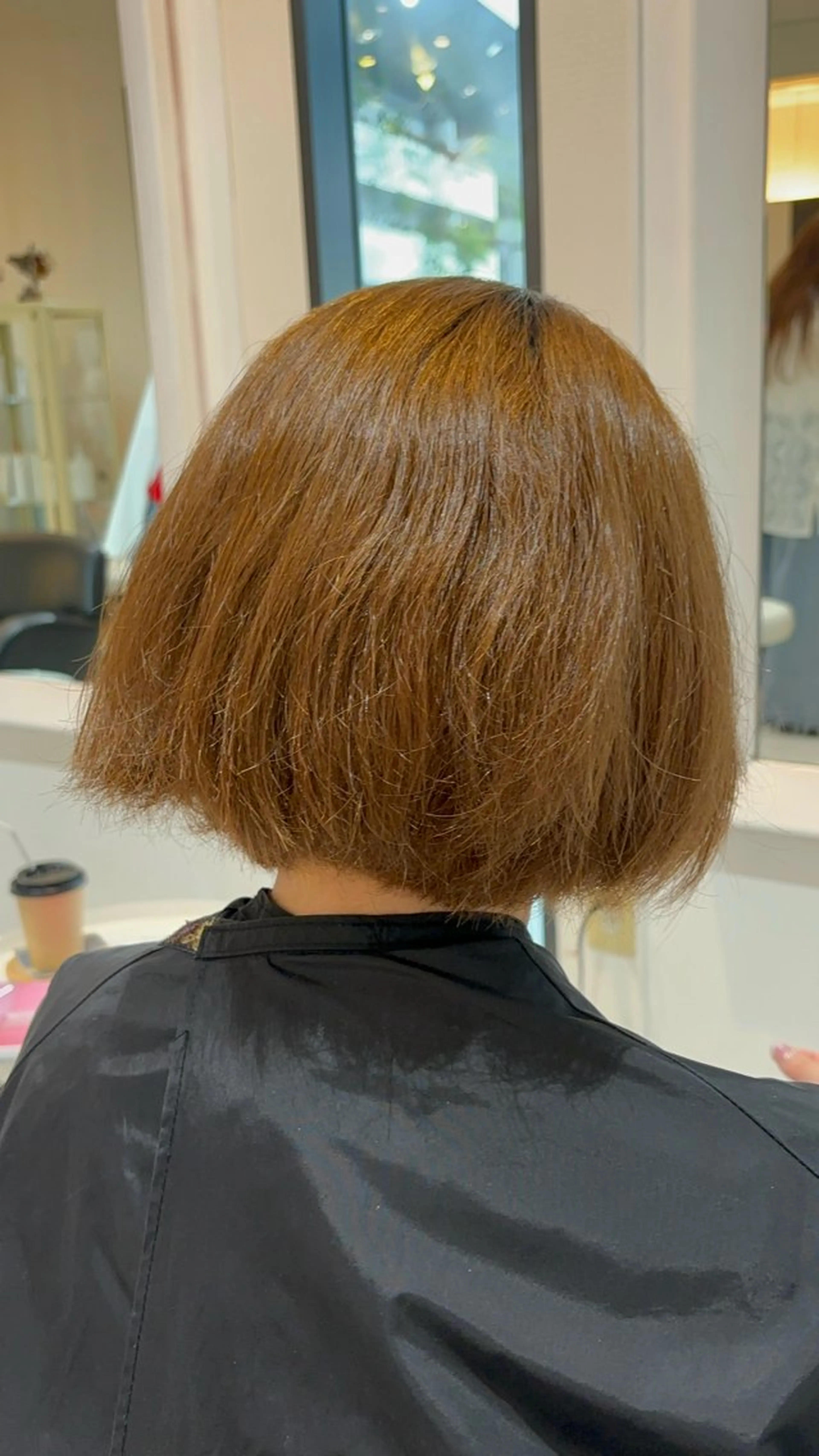 ショート カラー パーマ くさかみさき🌼暖色 /耳つぼ/オタク🌼のヘアスタイル