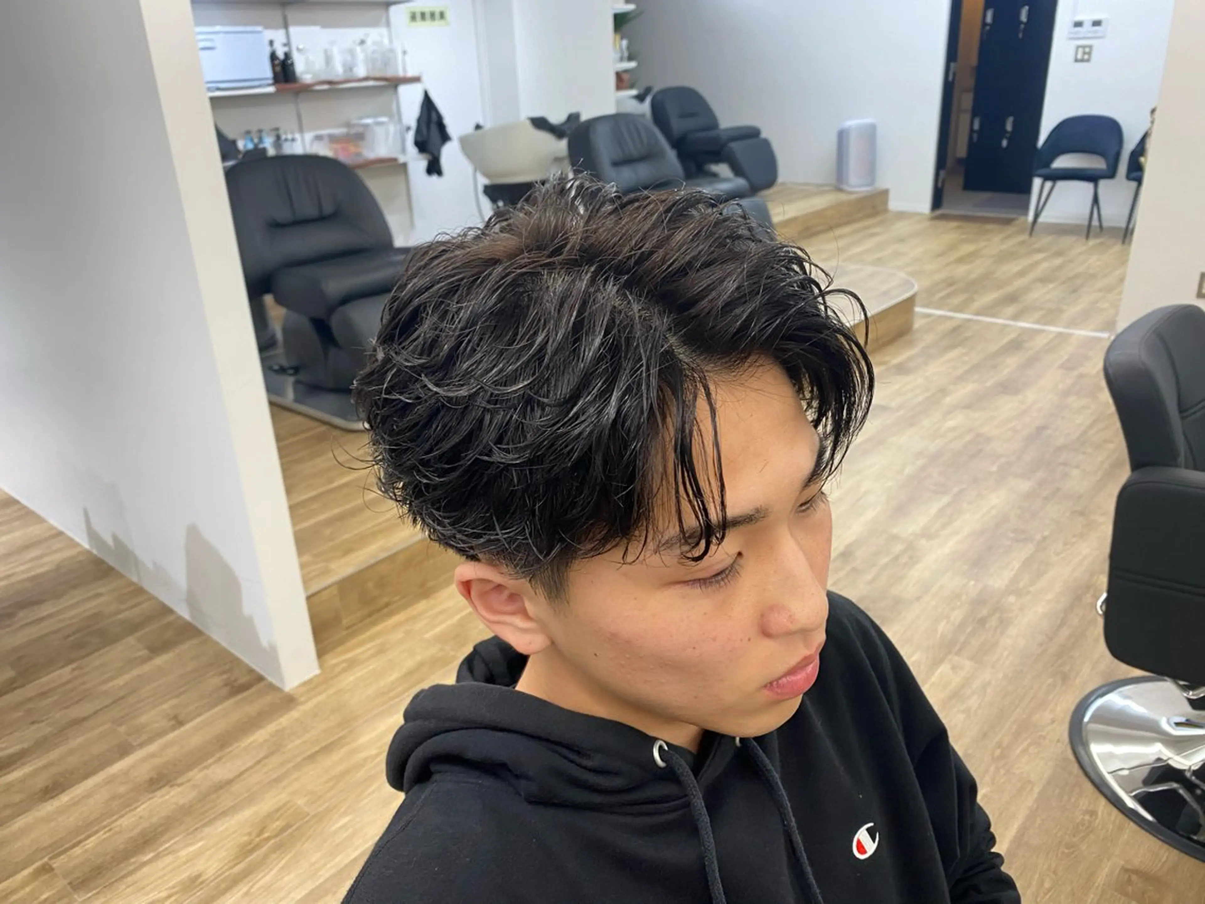 ショート パーマ メンズ フェザーパーマ メンズハイライト メンズパーマ ハイライト カット パーマ トリートメント AI TOKYO +sea所属・【パーマの達人】 🔥横浜メンズ/允のヘアスタイル