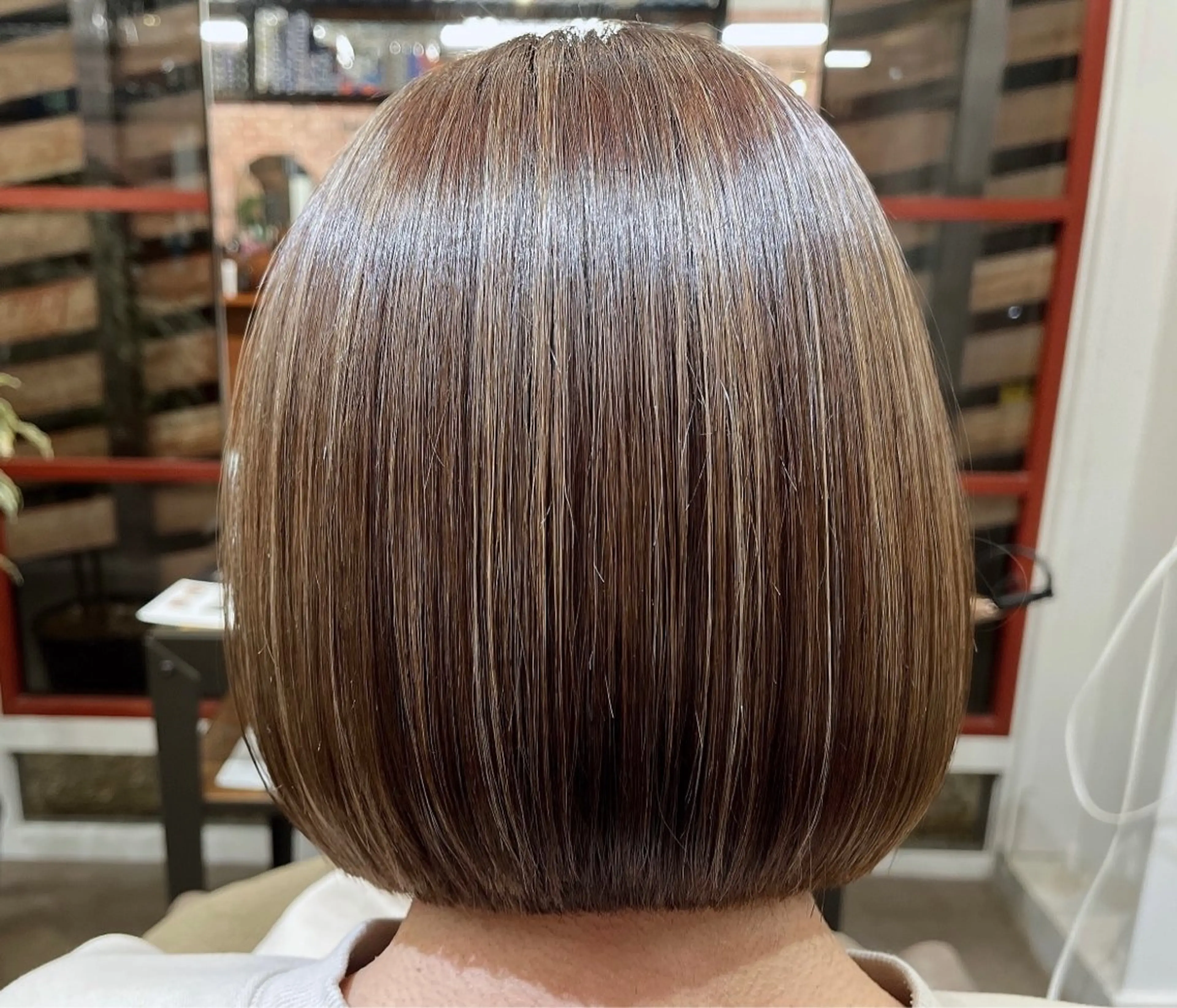 ショート ボブ ハイライト トリートメント 川澄 佳将のヘアスタイル