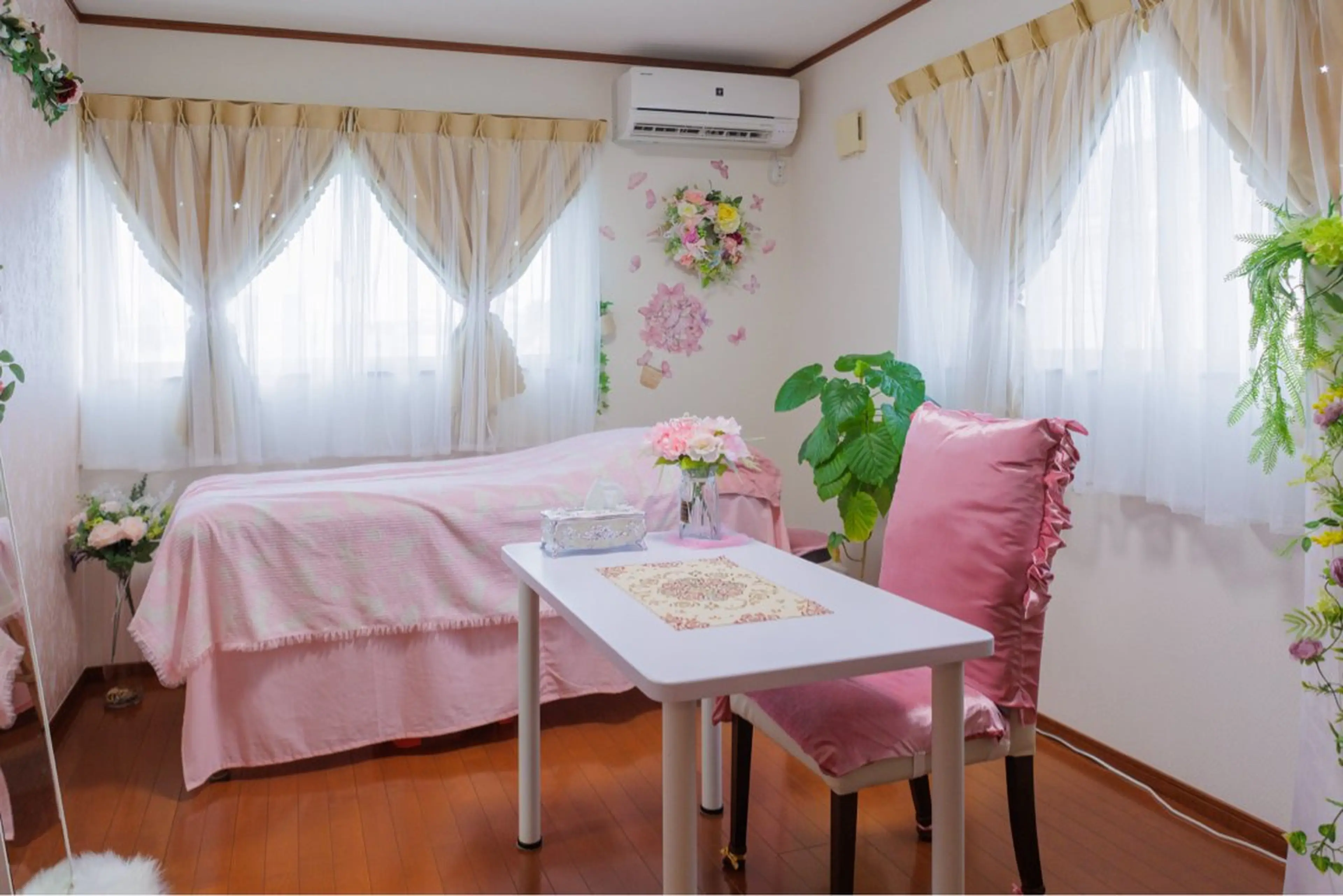 スターローズ所属・小顔矯正サロン スターローズのエステ・リラクイメージ