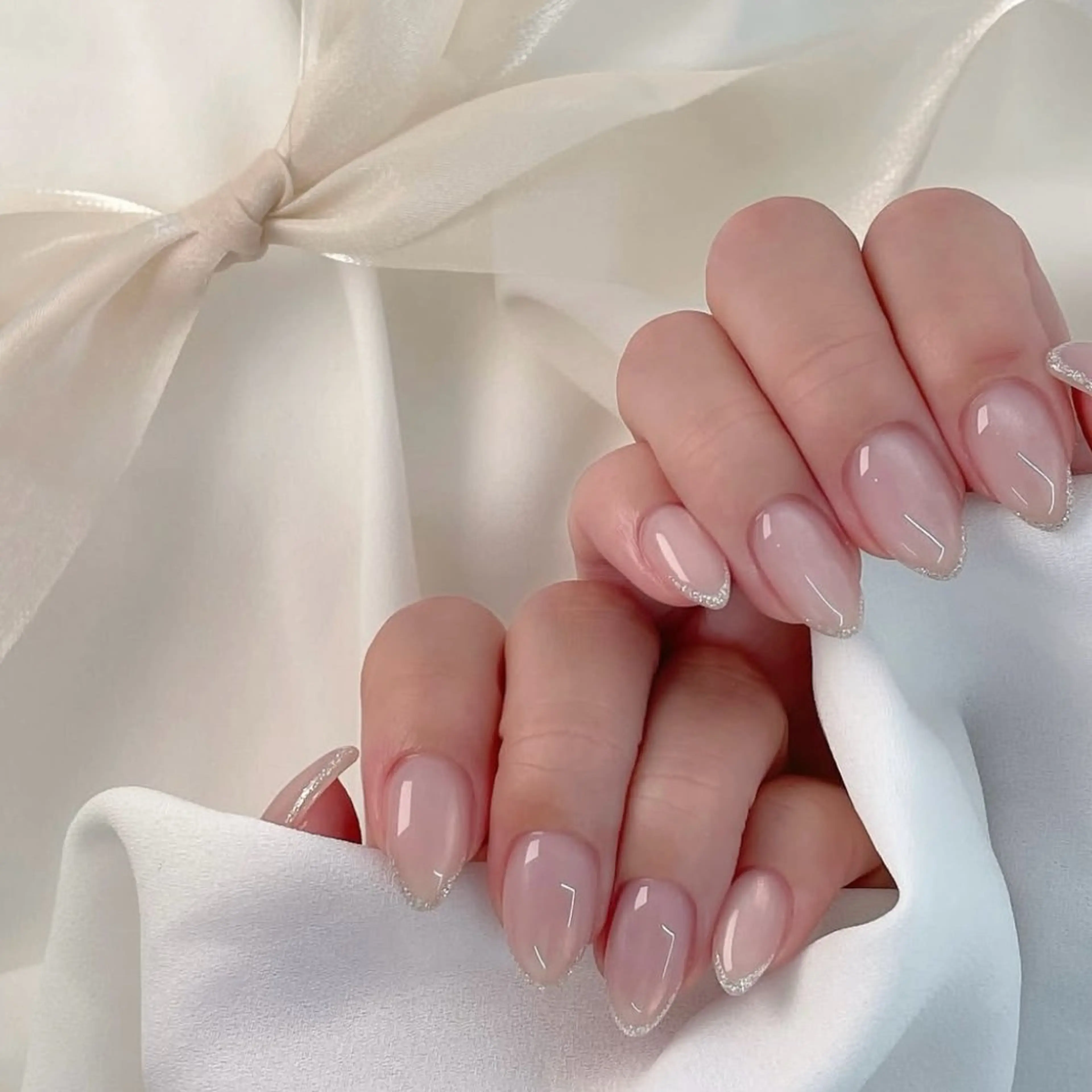 ネイル キラキラネイル 韓国ネイル 水色 マグネットネイル ミラーネイル ハンドネイル ハンドケア Lala Nailsのネイルデザイン