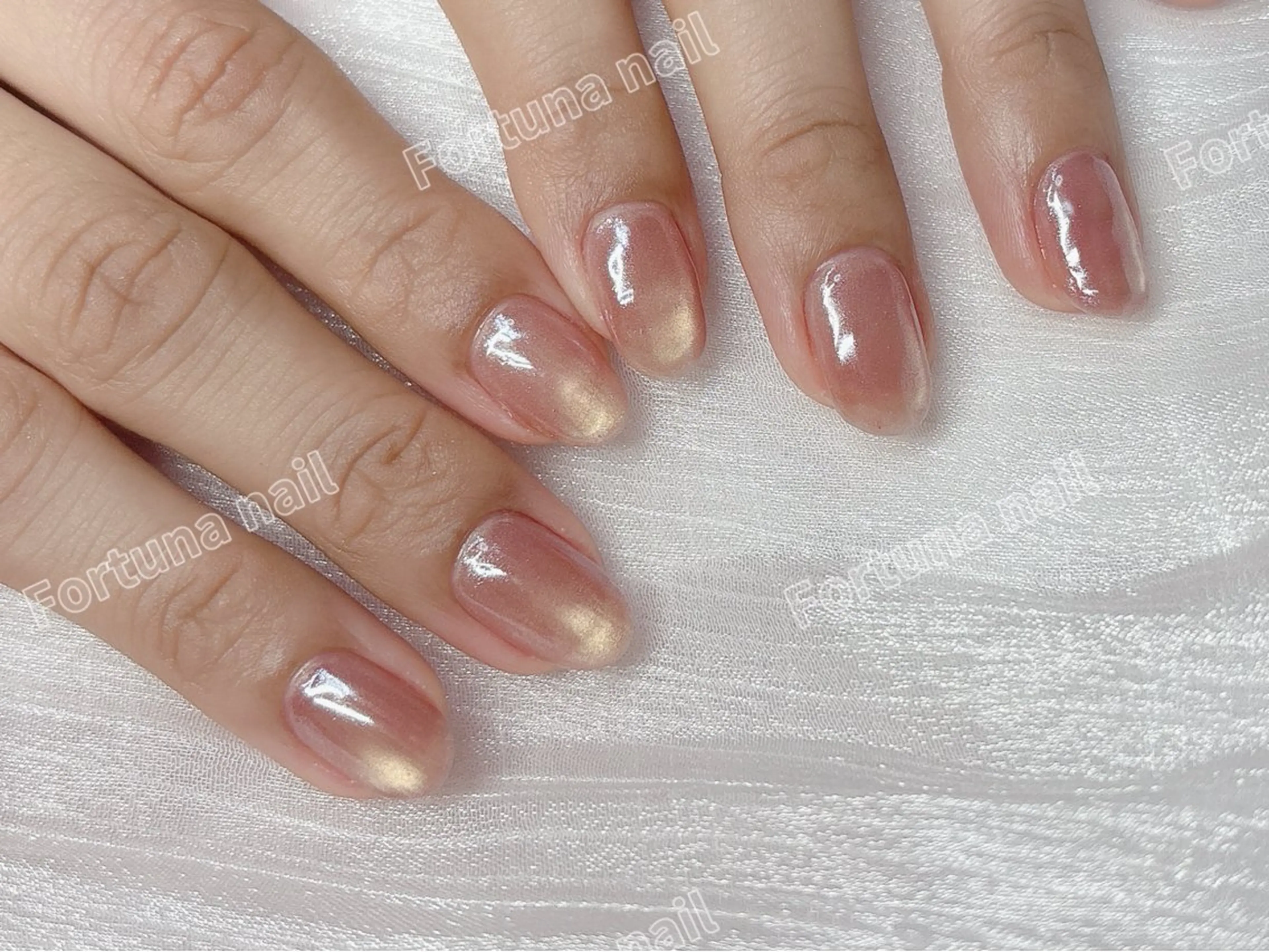 ネイル マグネットネイル ミラーネイル ハンドネイル ハンドケア Nail •Head スパFortunaのネイルデザイン