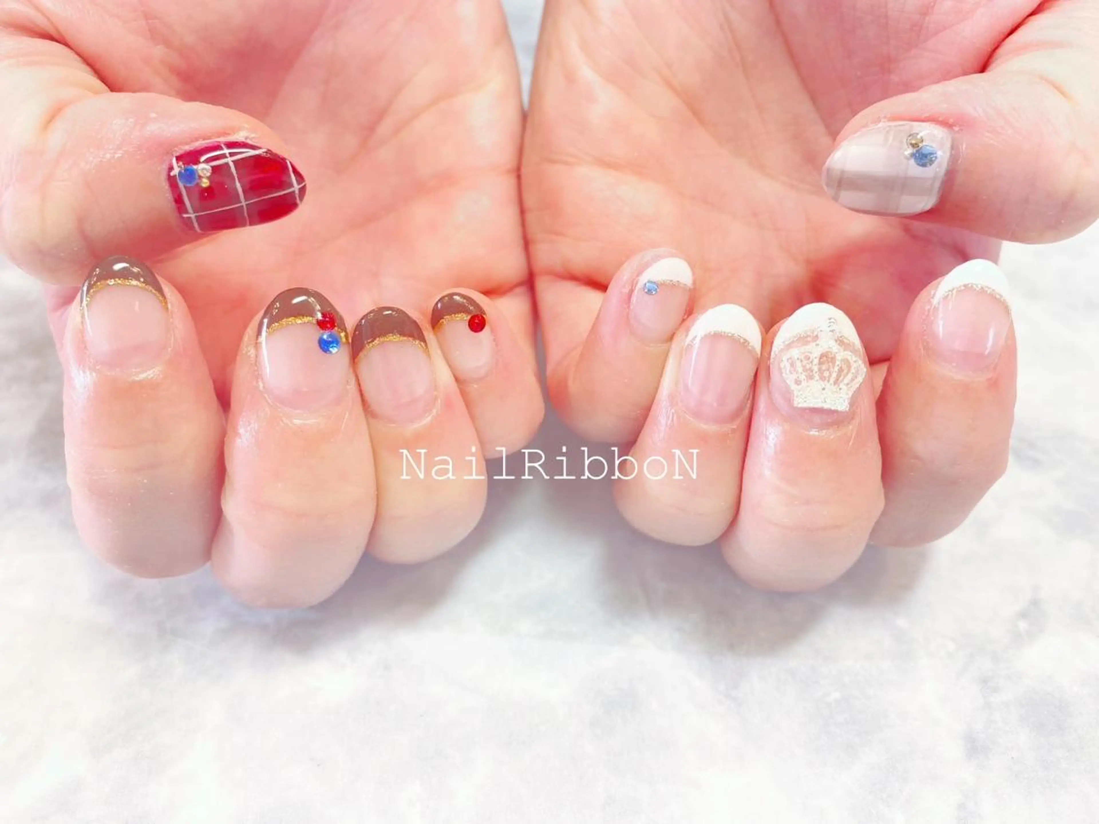 ネイル ネイルリボン 受付スタッフのネイルデザイン