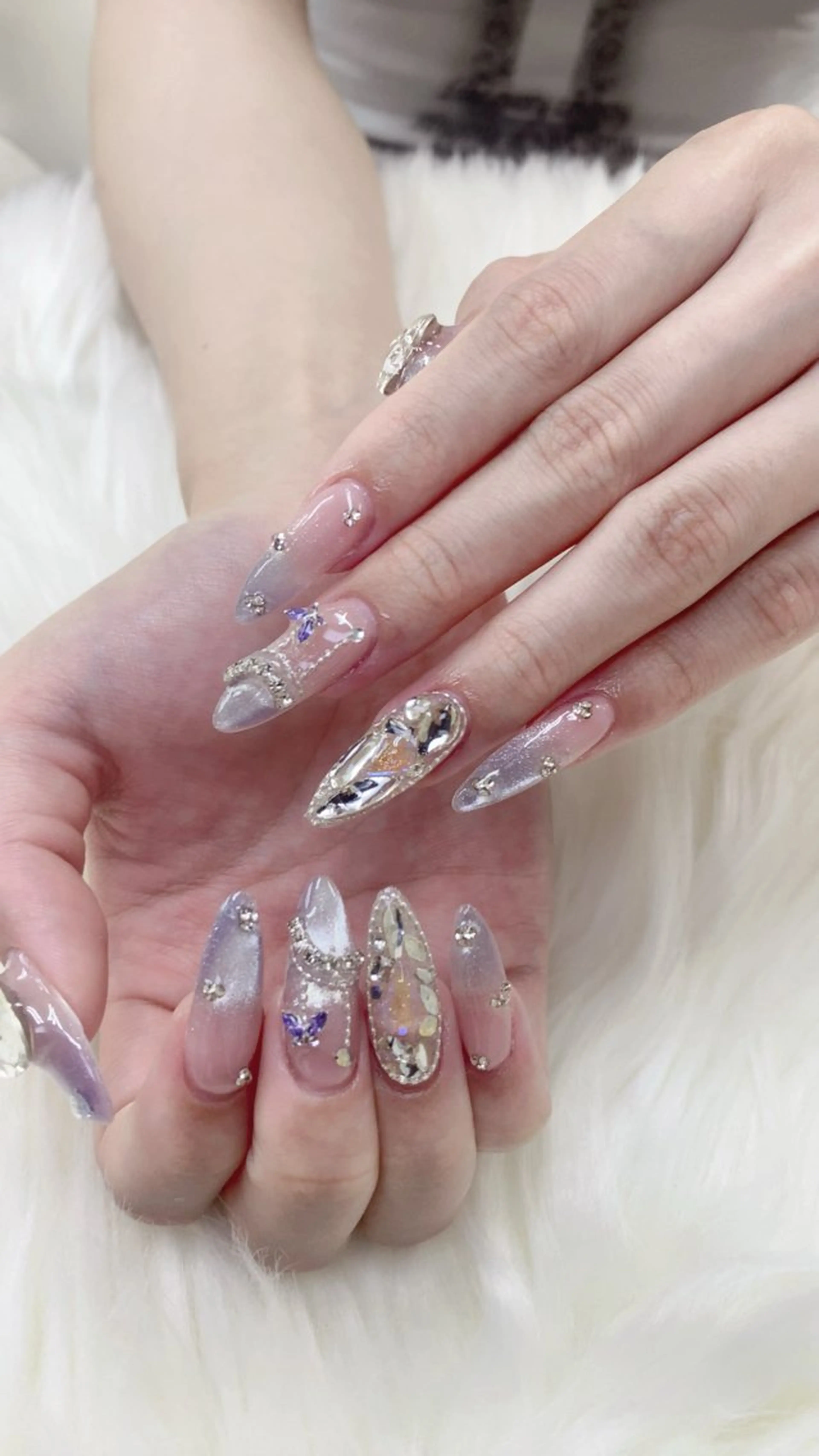 ネイル フラッシュネイル フレンチネイル グラデーション キラキラネイル 韓国ネイル ハンドネイル ReiNails所属・Nguyen thi Linhのネイルデザイン