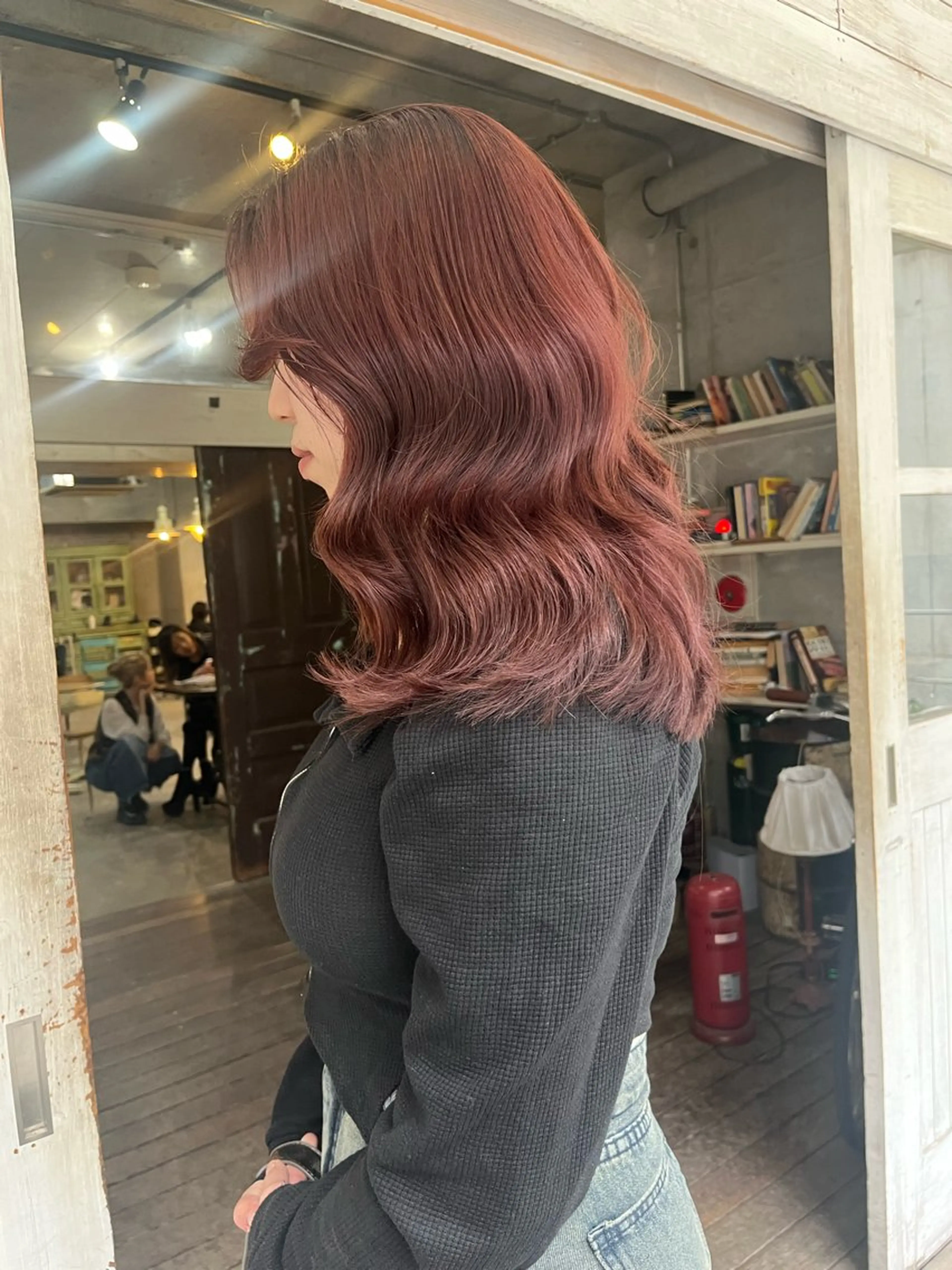 ミディアム カット ヘアカラー ハイトーン/顔まわり レイヤー/YUKAのヘアスタイル