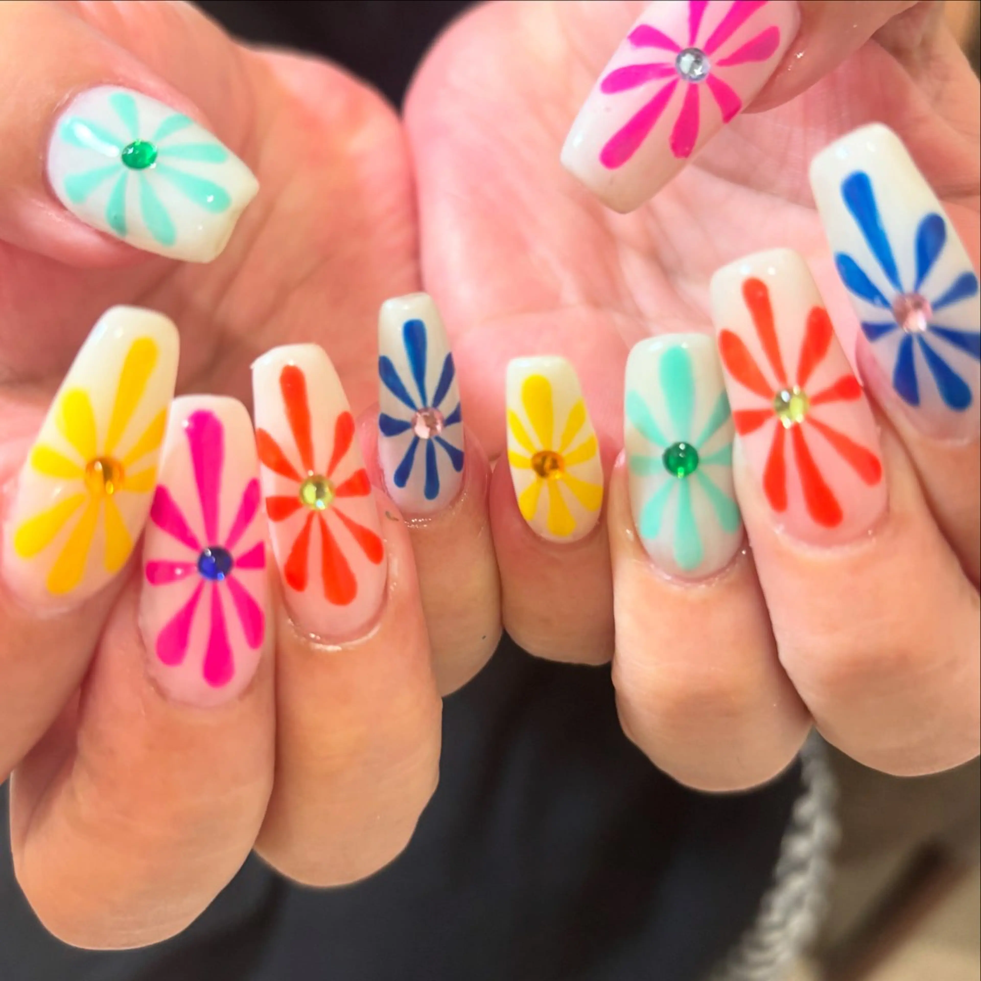 ネイル ハンドネイル フットネイル 栗田 ゆう子のネイルデザイン